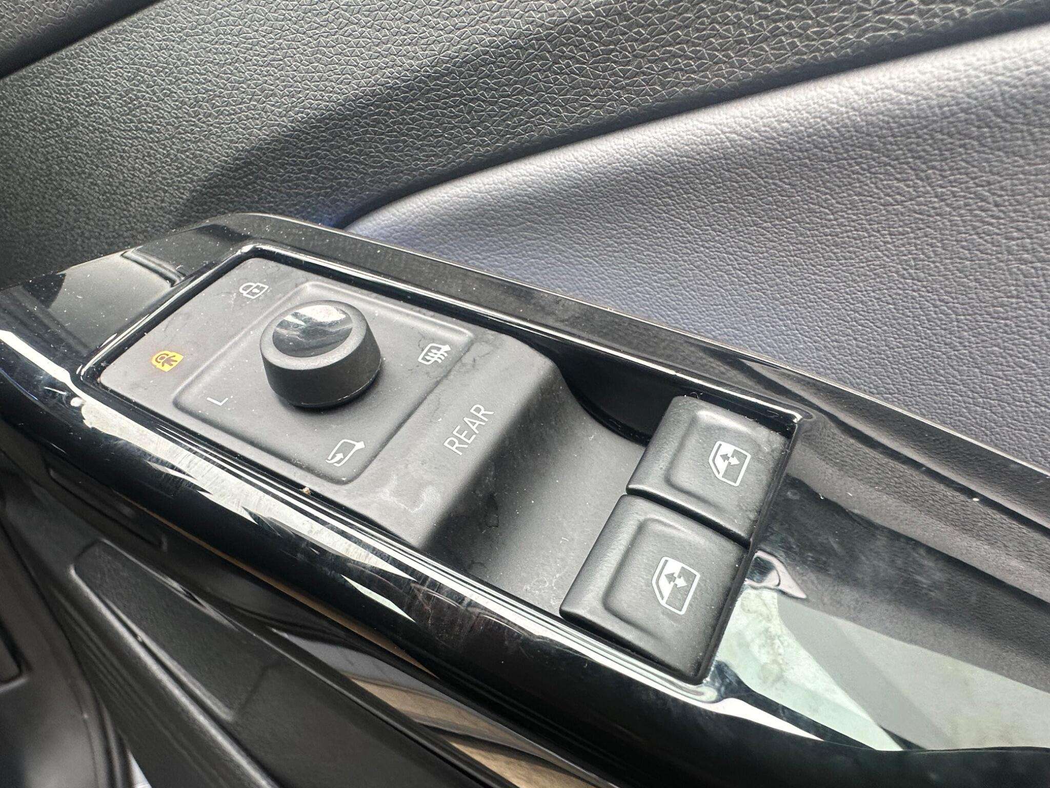 2022 VOLKSWAGEN ID.4 2022 VOLKSWAGEN ID.4