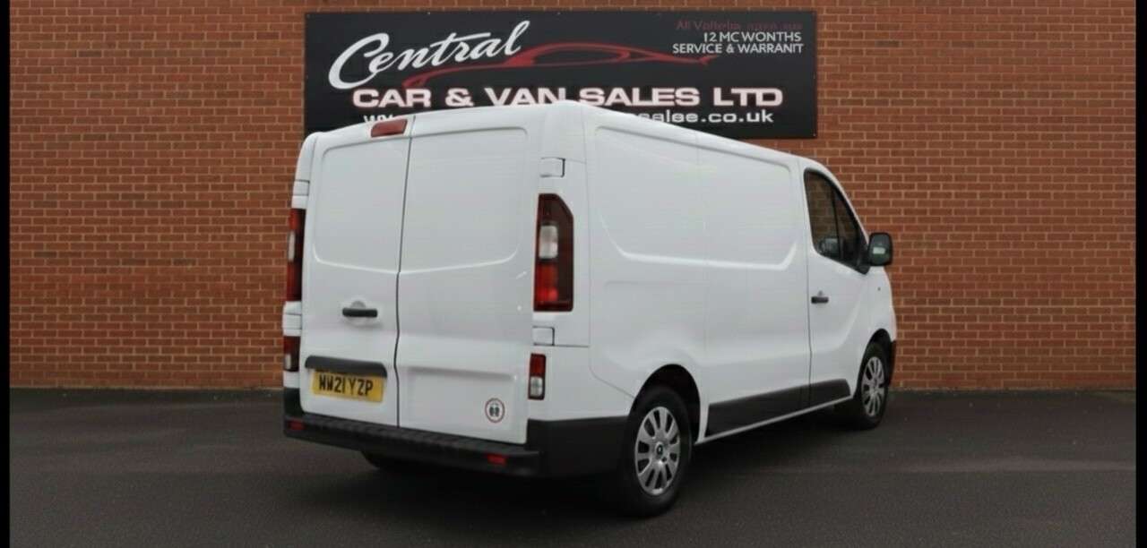 A 2021 RENAULT TRAFIC 2.0 dCi ENERGY 28 Business+ Panel Van 5dr Diesel Manual SWB Standard Roof E A 2021 RENAULT TRAFIC 2.0 dCi ENERGY 28 Business+ Panel Van 5dr Diesel Manual SWB Standard Roof E