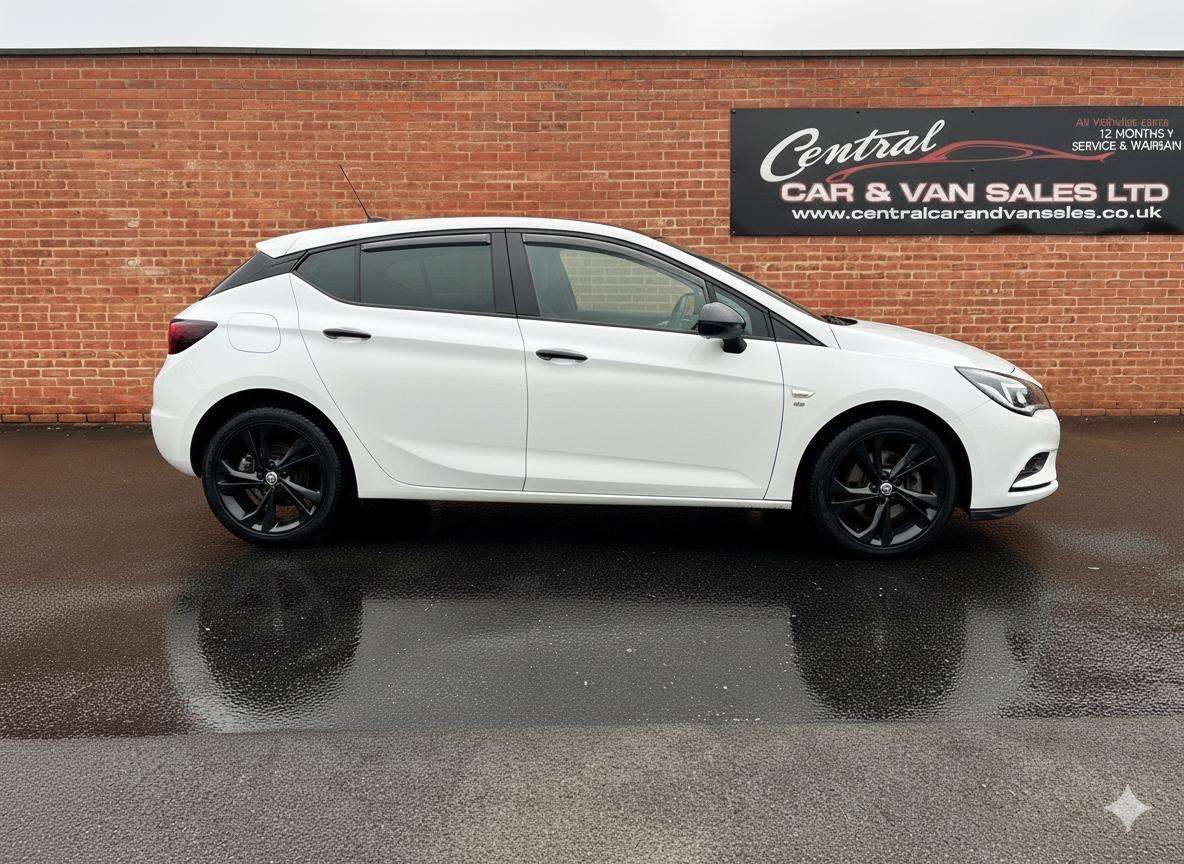 A 2016 VAUXHALL ASTRA 1.6 CDTi ecoTEC BlueInjection SRi Euro 6 5dr A 2016 VAUXHALL ASTRA 1.6 CDTi ecoTEC BlueInjection SRi Euro 6 5dr