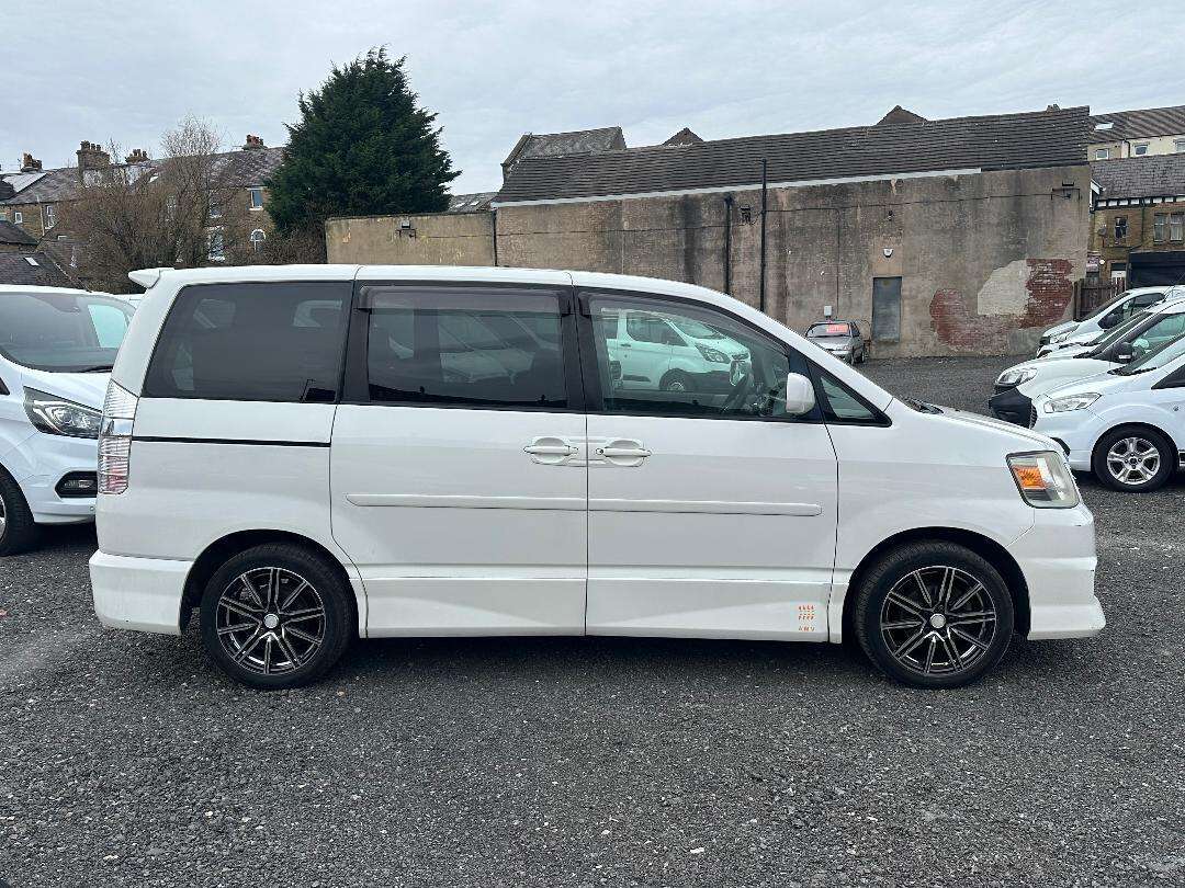 2004 TOYOTA NOAH 2004 TOYOTA NOAH