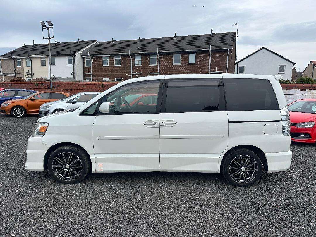 2004 TOYOTA NOAH 2004 TOYOTA NOAH