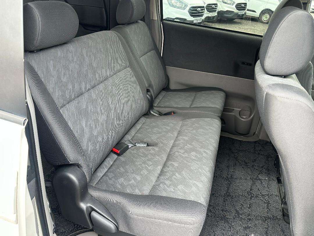 2004 TOYOTA NOAH 2004 TOYOTA NOAH