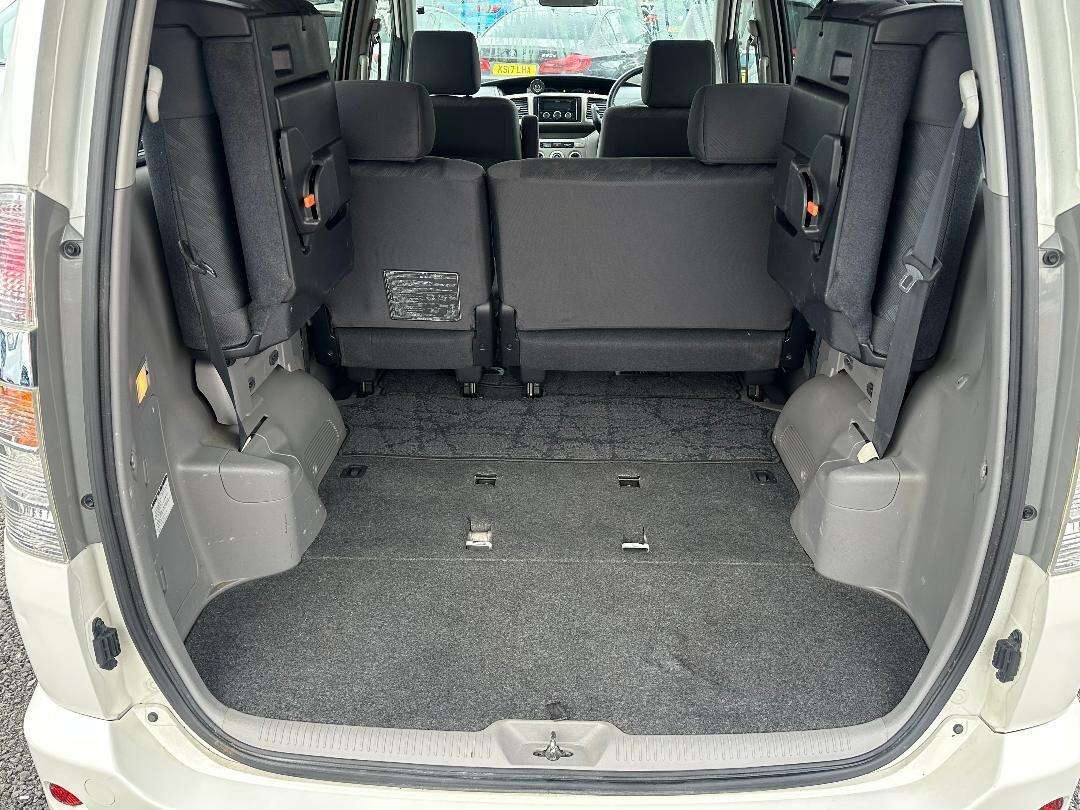 2004 TOYOTA NOAH 2004 TOYOTA NOAH