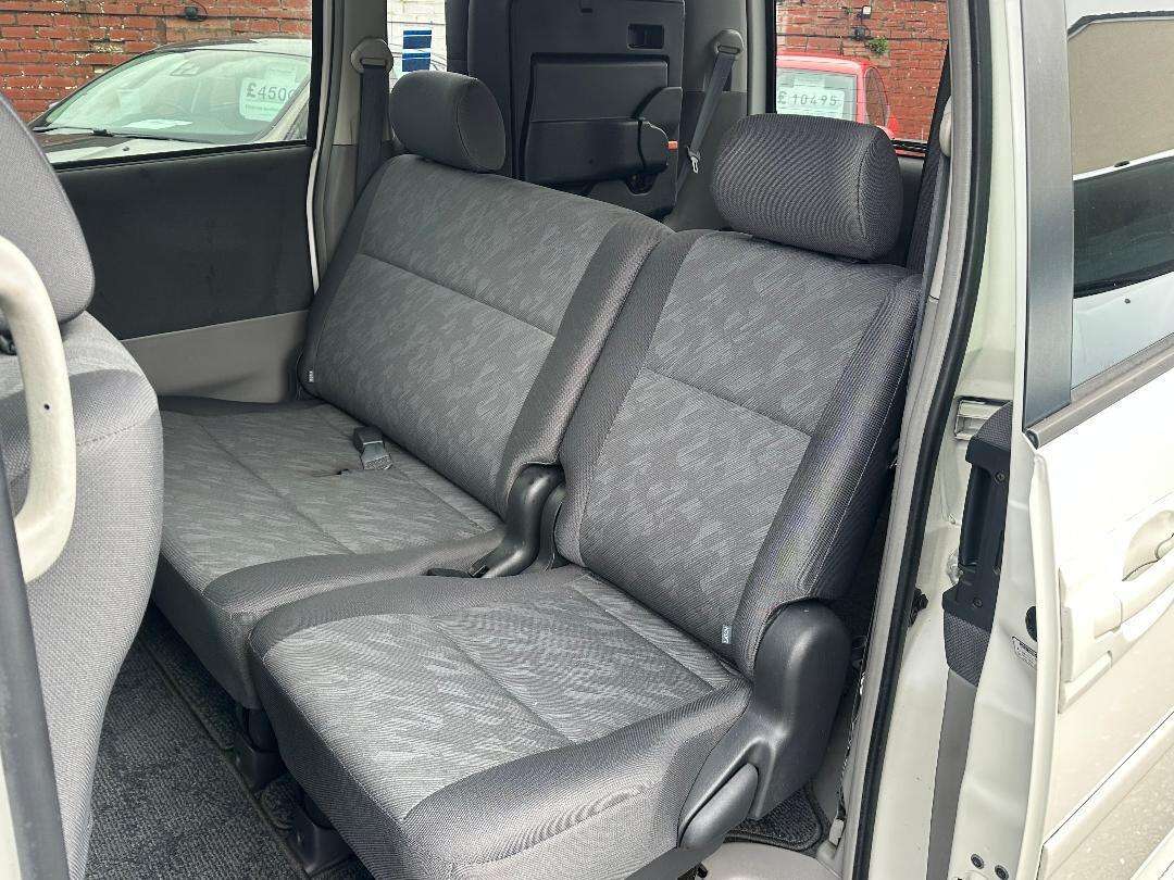 2004 TOYOTA NOAH 2004 TOYOTA NOAH