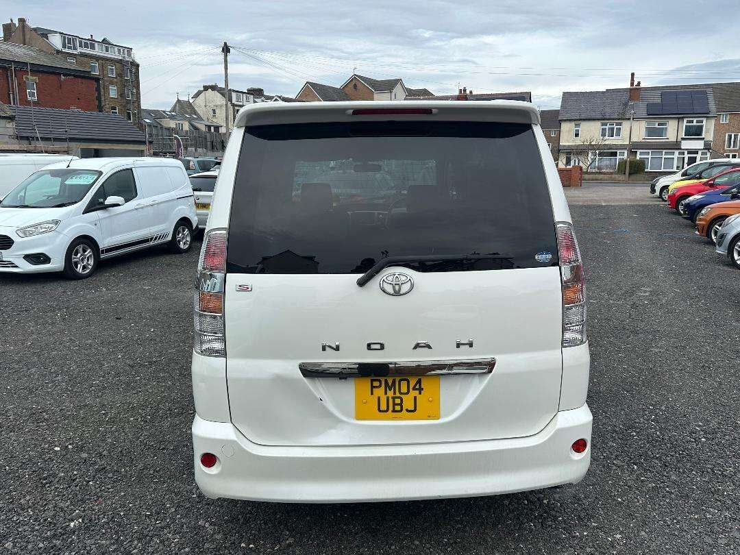 2004 TOYOTA NOAH 2004 TOYOTA NOAH