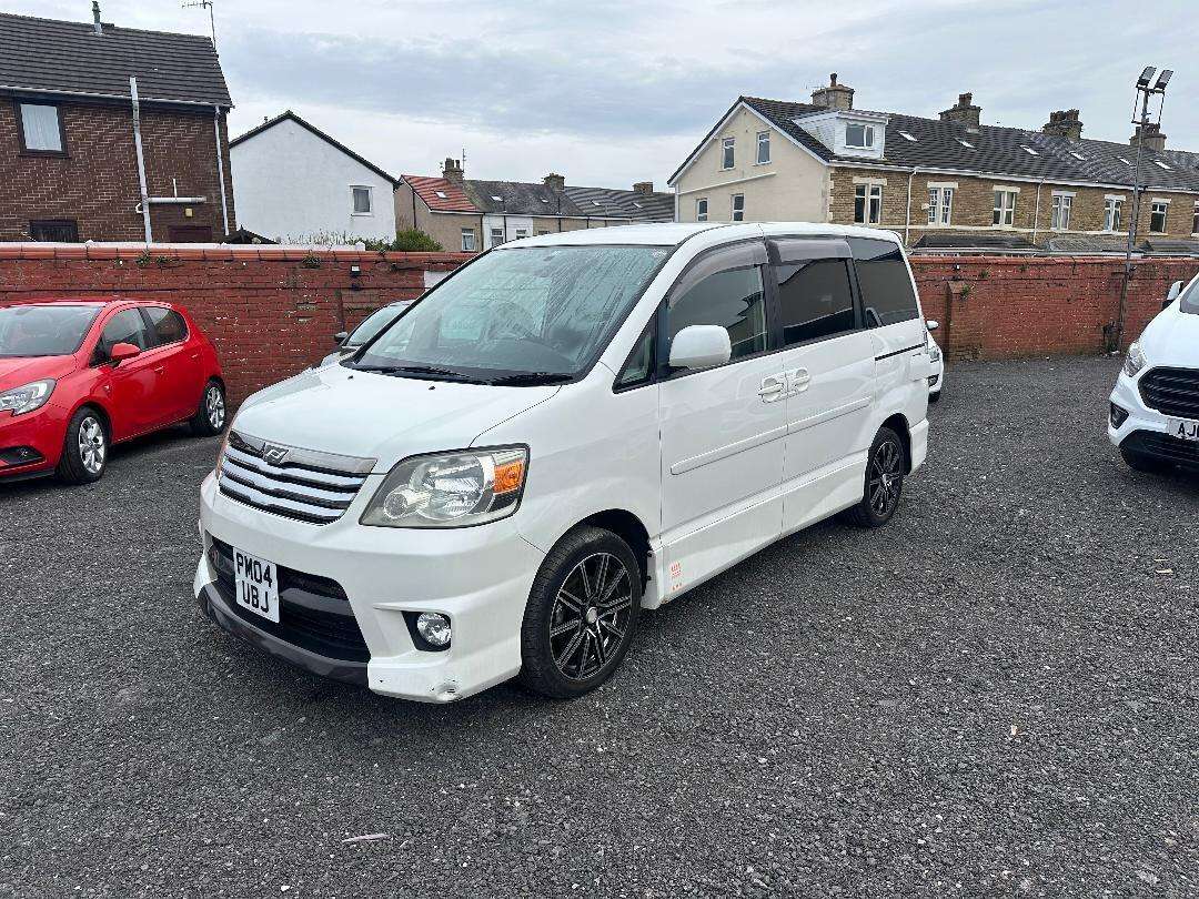 2004 TOYOTA NOAH 2004 TOYOTA NOAH