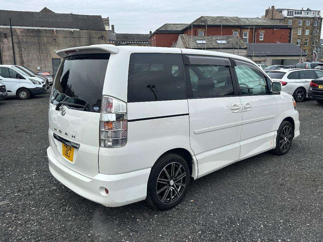 2004 TOYOTA NOAH 2004 TOYOTA NOAH