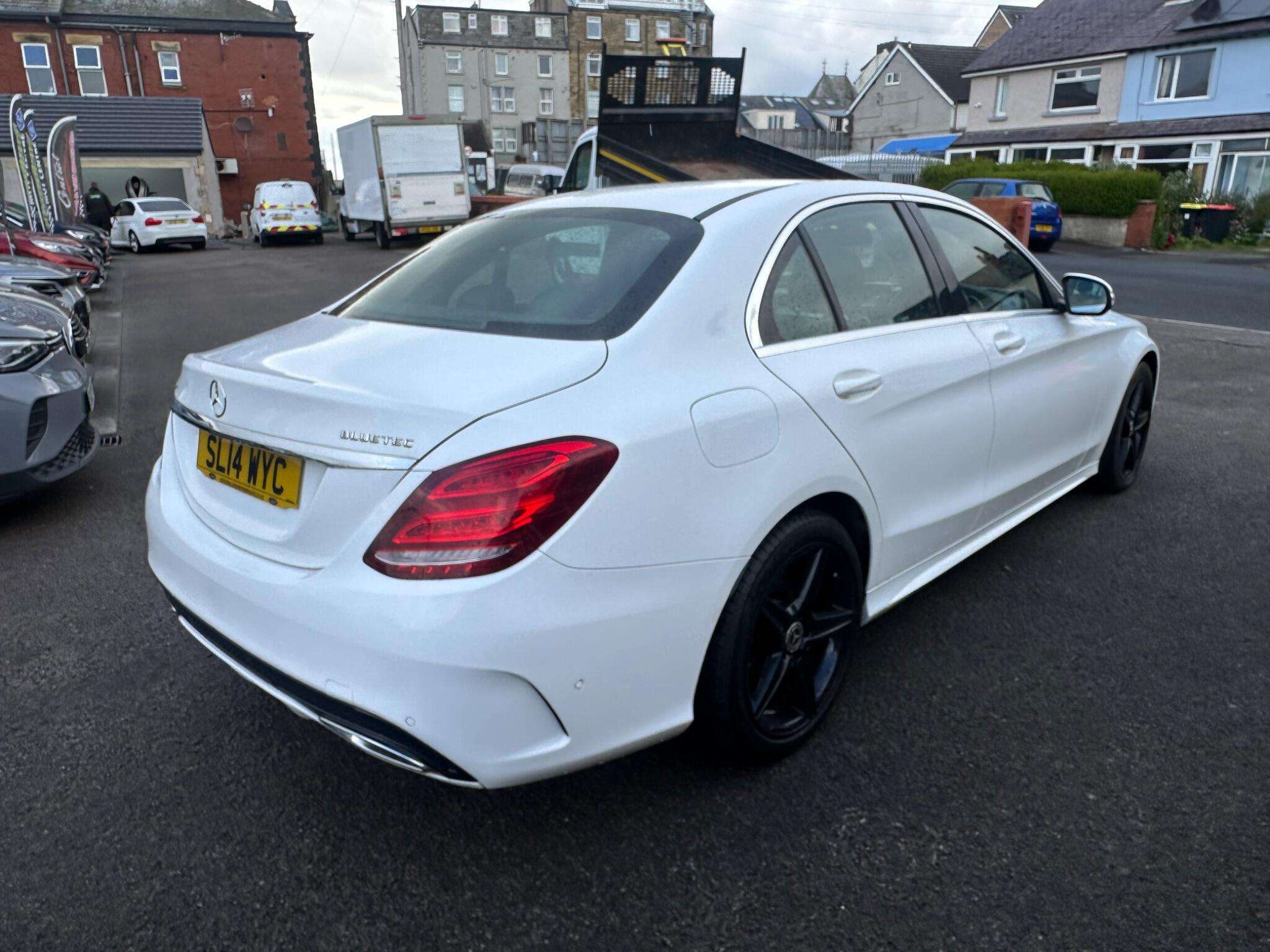 A 2014 MERCEDES-BENZ C CLASS 2.1 C220 BlueTEC AMG Line Saloon 4dr Diesel G-Tronic+ Euro 6 (s/s) (170 ps) A 2014 MERCEDES-BENZ C CLASS 2.1 C220 BlueTEC AMG Line Saloon 4dr Diesel G-Tronic+ Euro 6 (s/s) (170 ps)