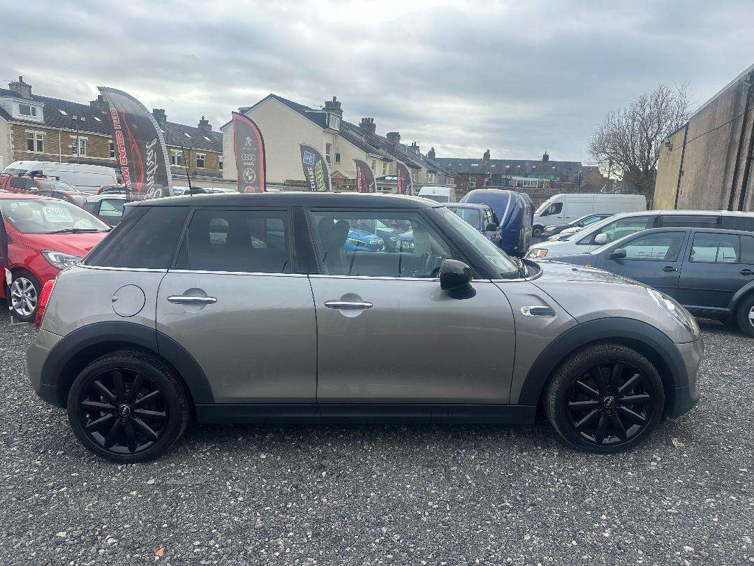 A 2018 MINI HATCH 1.5 Cooper GPF Hatchback 5dr Petrol Manual Euro 6 (s/s) (136 ps) A 2018 MINI HATCH 1.5 Cooper GPF Hatchback 5dr Petrol Manual Euro 6 (s/s) (136 ps)