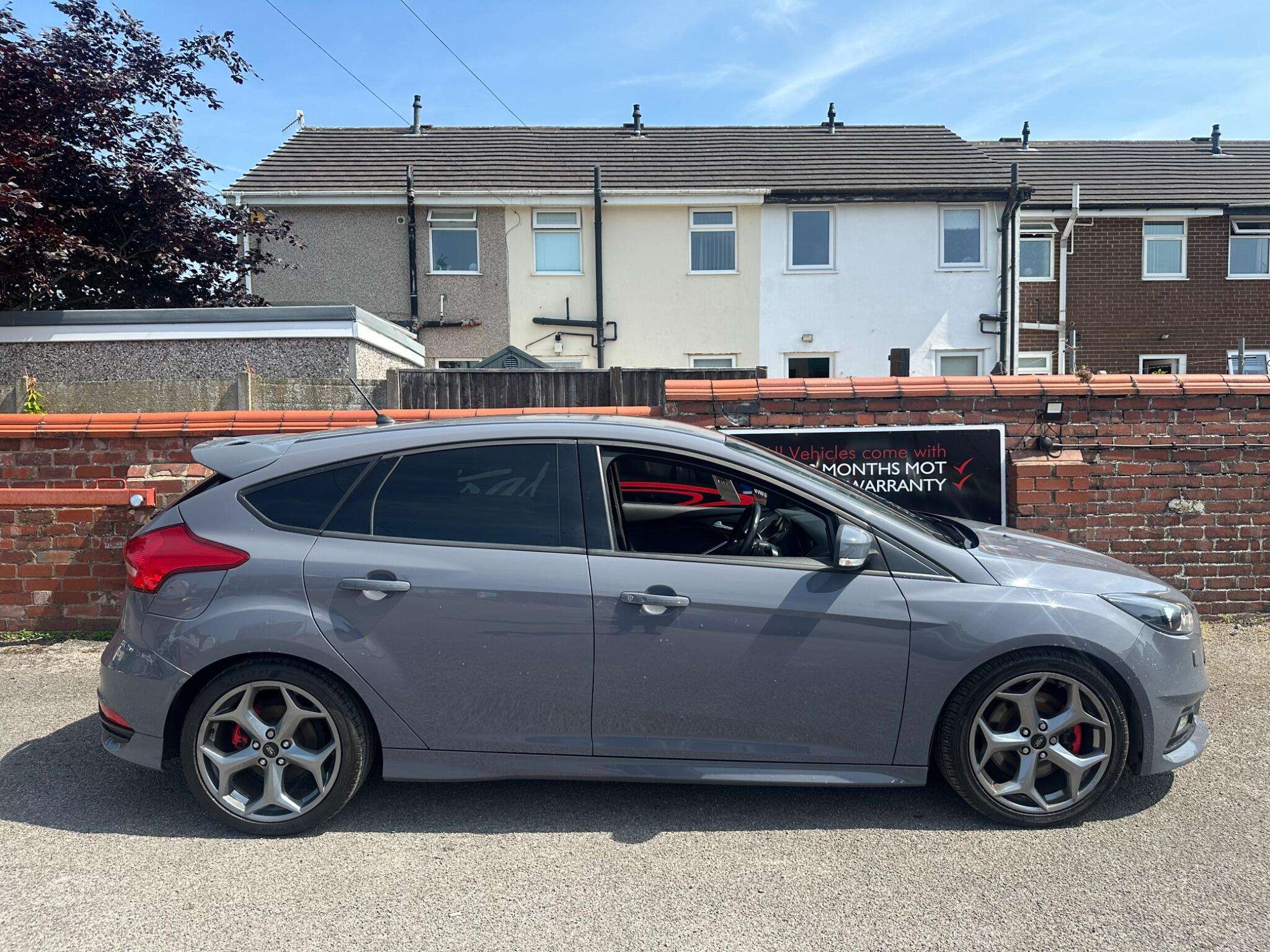 A 2018 FORD FOCUS 2.0 TDCi ST-3 Hatchback 5dr Diesel Powershift Euro 6 (s/s) (185 ps) A 2018 FORD FOCUS 2.0 TDCi ST-3 Hatchback 5dr Diesel Powershift Euro 6 (s/s) (185 ps)