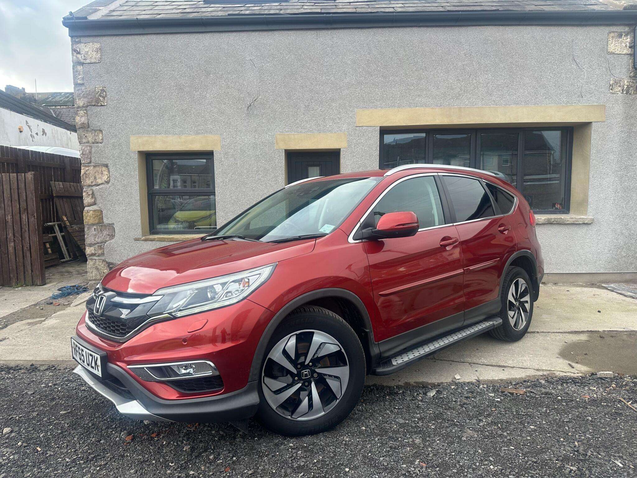 A 2015 HONDA CR-V 1.6 i-DTEC SR SUV 5dr Diesel Auto 4WD Euro 6 (160 ps) A 2015 HONDA CR-V 1.6 i-DTEC SR SUV 5dr Diesel Auto 4WD Euro 6 (160 ps)