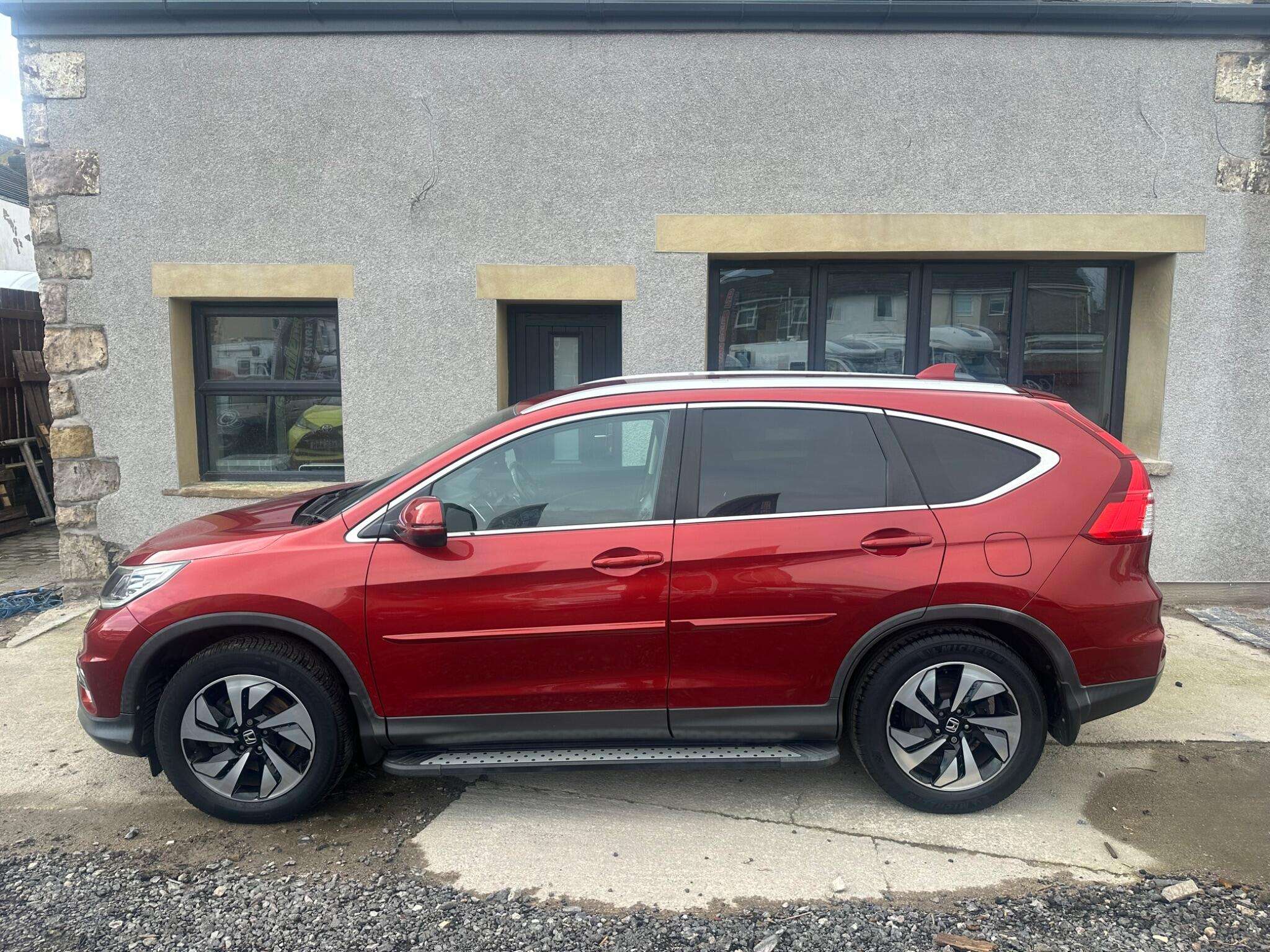A 2015 HONDA CR-V 1.6 i-DTEC SR SUV 5dr Diesel Auto 4WD Euro 6 (160 ps) A 2015 HONDA CR-V 1.6 i-DTEC SR SUV 5dr Diesel Auto 4WD Euro 6 (160 ps)