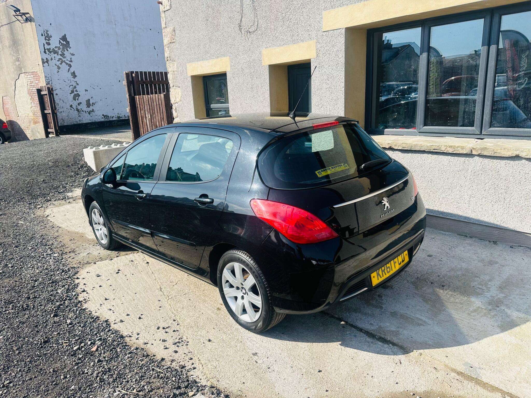 A 2012 PEUGEOT 308 1.6 HDi Active Hatchback 5dr Diesel Manual Euro 5 (92 ps) A 2012 PEUGEOT 308 1.6 HDi Active Hatchback 5dr Diesel Manual Euro 5 (92 ps)