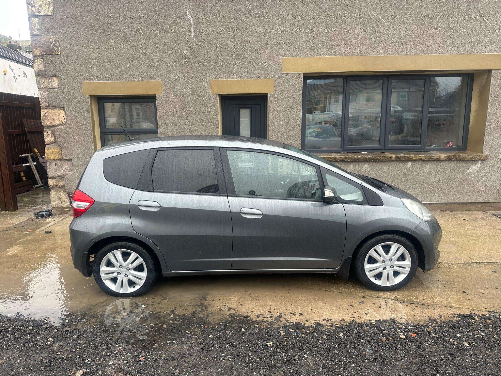 A 2013 HONDA JAZZ 1.4 i-VTEC ES Plus Hatchback 5dr Petrol CVT Euro 5 (99 ps) A 2013 HONDA JAZZ 1.4 i-VTEC ES Plus Hatchback 5dr Petrol CVT Euro 5 (99 ps)