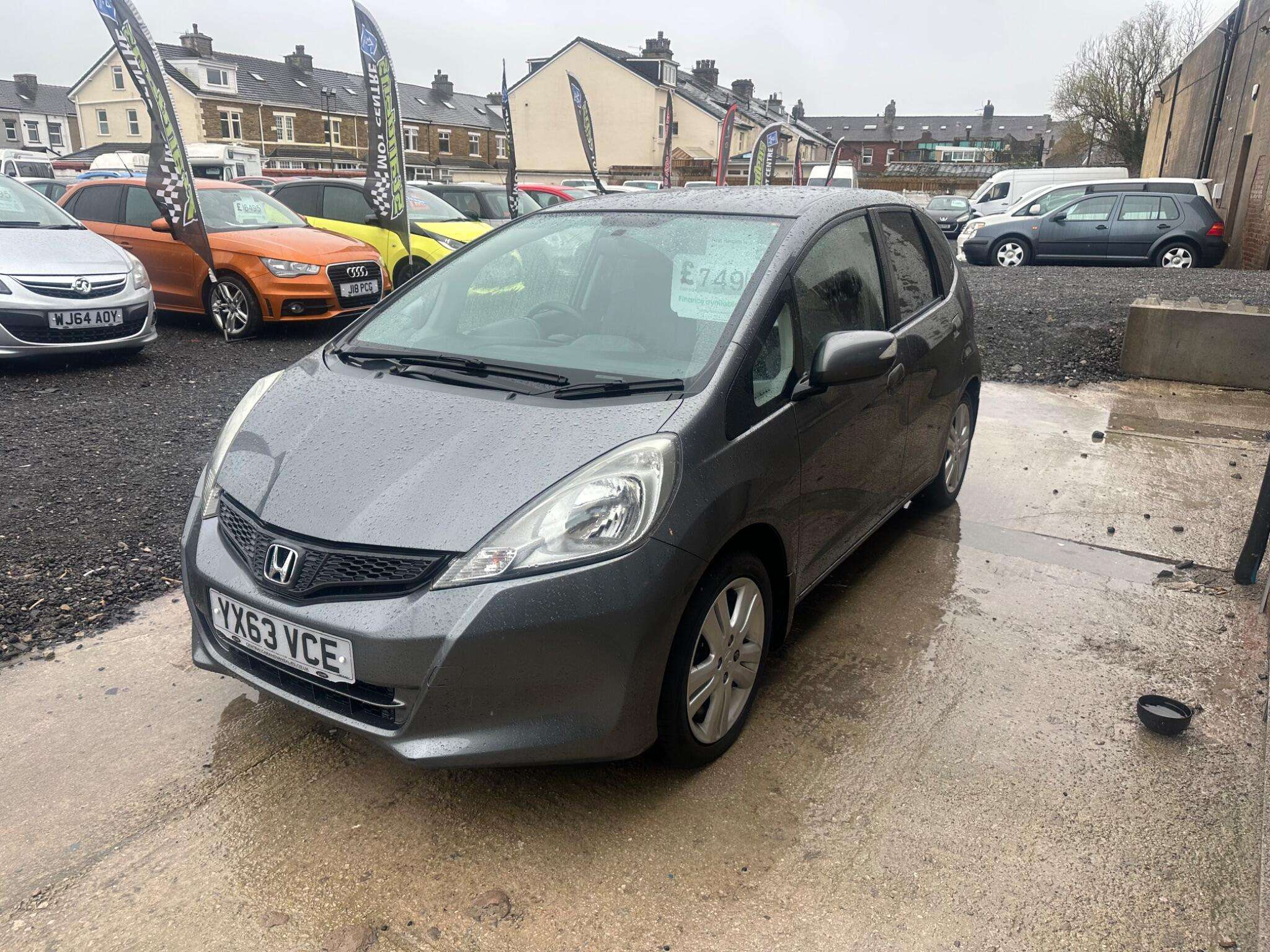 A 2013 HONDA JAZZ 1.4 i-VTEC ES Plus Hatchback 5dr Petrol CVT Euro 5 (99 ps) A 2013 HONDA JAZZ 1.4 i-VTEC ES Plus Hatchback 5dr Petrol CVT Euro 5 (99 ps)