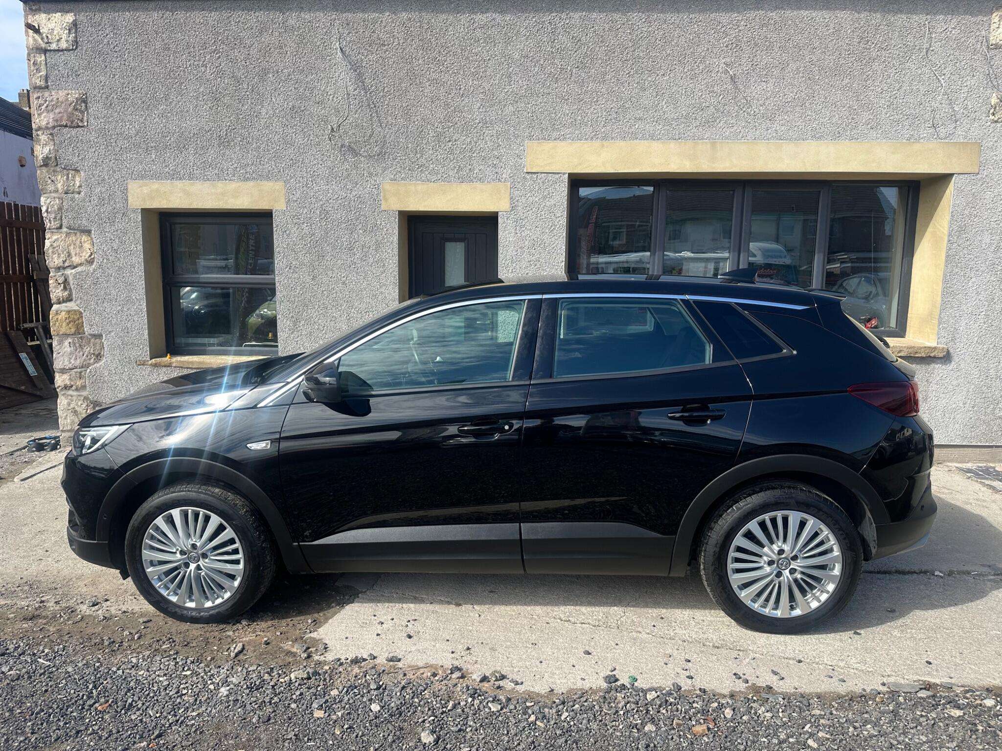 A 2019 VAUXHALL GRANDLAND X 1.2 Turbo Business Edition Nav SUV 5dr Petrol Auto Euro 6 (s/s) (130 ps) A 2019 VAUXHALL GRANDLAND X 1.2 Turbo Business Edition Nav SUV 5dr Petrol Auto Euro 6 (s/s) (130 ps)