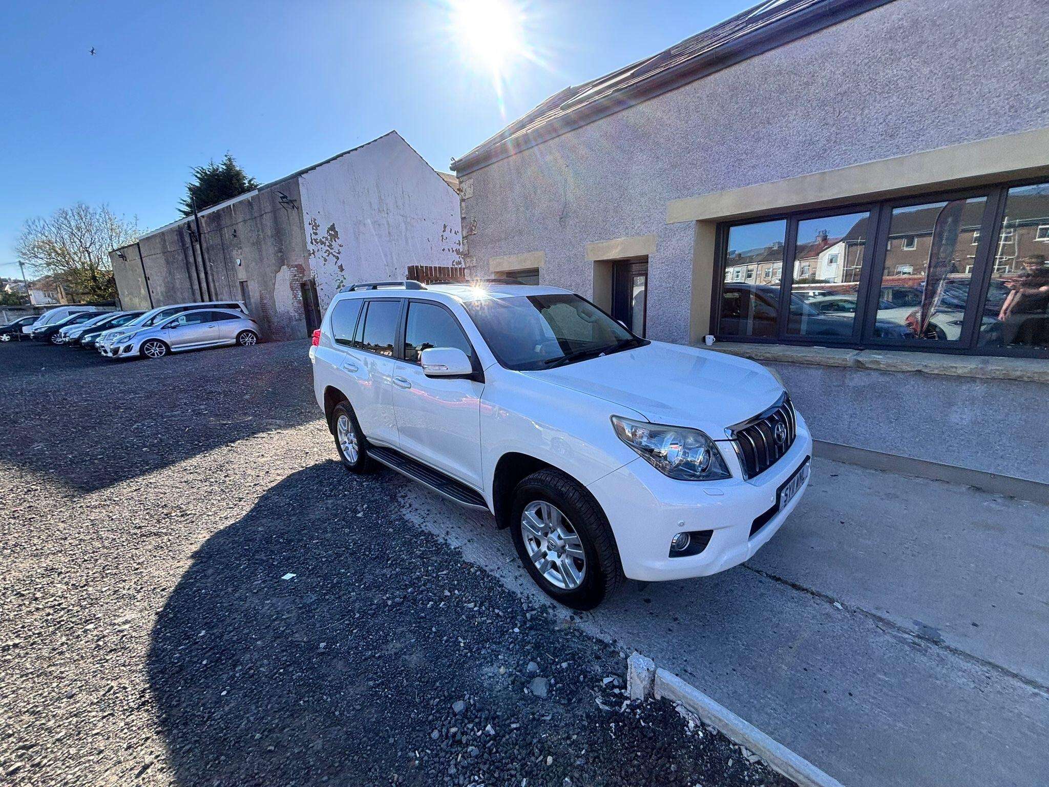 A 2011 TOYOTA LAND CRUISER 3.0 D-4D LC4 SUV 5dr Diesel Auto 4WD Euro 5 (190 ps) A 2011 TOYOTA LAND CRUISER 3.0 D-4D LC4 SUV 5dr Diesel Auto 4WD Euro 5 (190 ps)