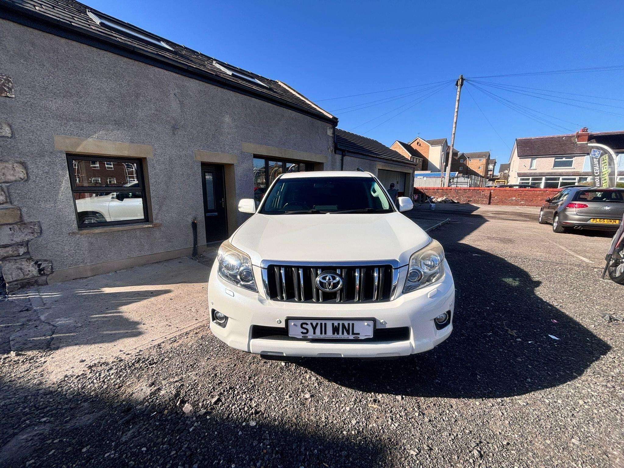 A 2011 TOYOTA LAND CRUISER 3.0 D-4D LC4 SUV 5dr Diesel Auto 4WD Euro 5 (190 ps) A 2011 TOYOTA LAND CRUISER 3.0 D-4D LC4 SUV 5dr Diesel Auto 4WD Euro 5 (190 ps)