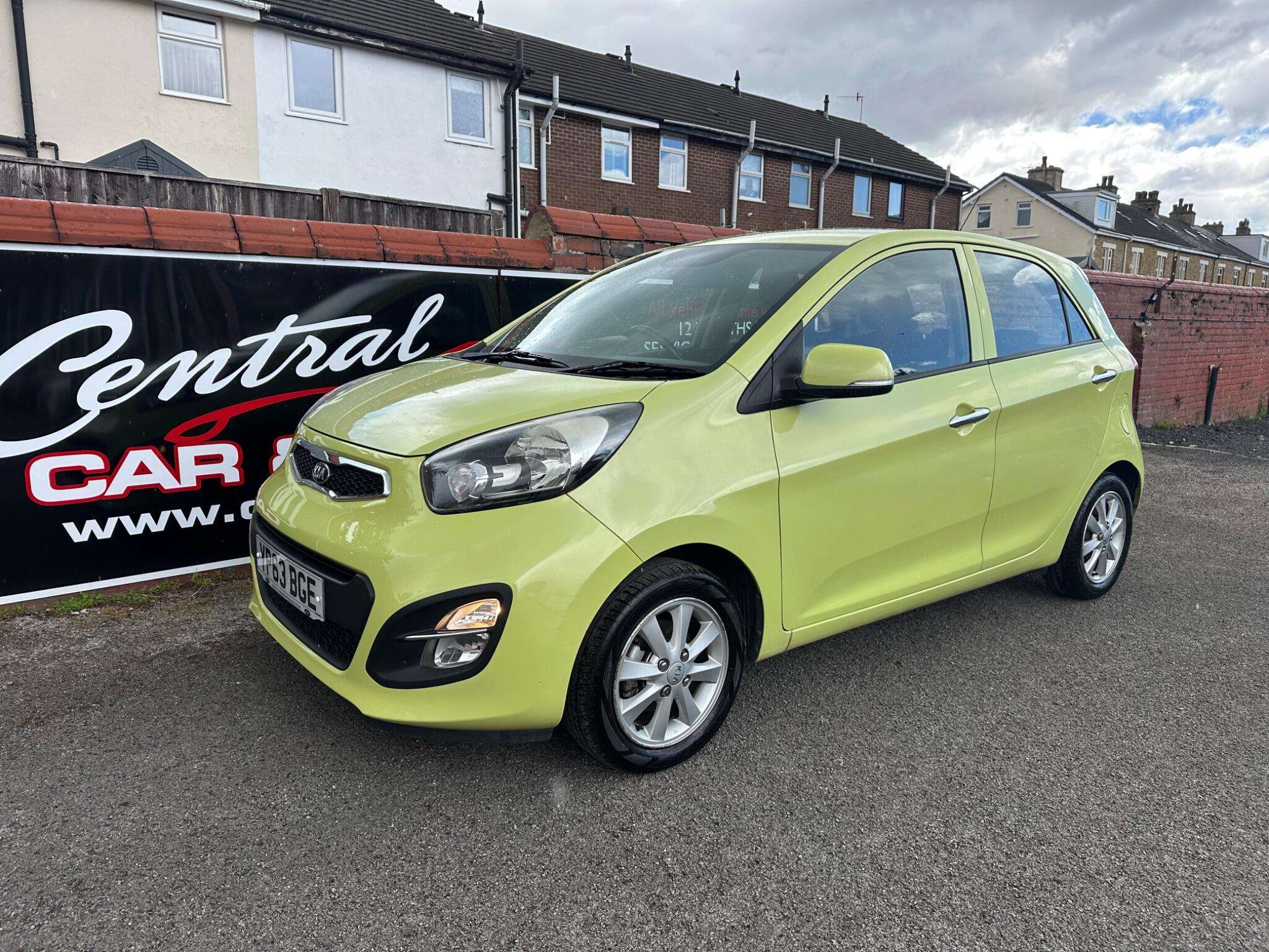A 2013 KIA PICANTO 1.0 2 Hatchback 5dr Petrol Manual Euro 5 (68 bhp) A 2013 KIA PICANTO 1.0 2 Hatchback 5dr Petrol Manual Euro 5 (68 bhp)