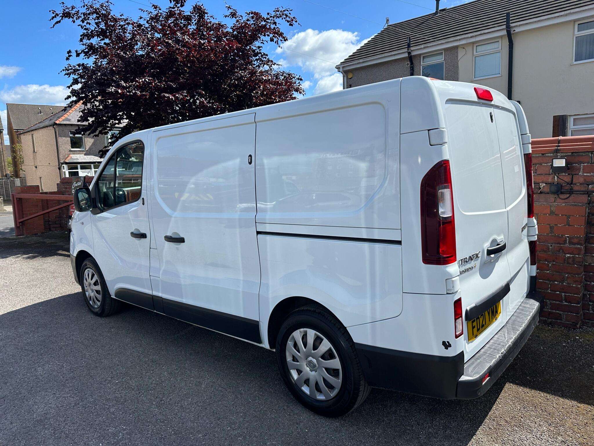 A 2021 RENAULT TRAFIC 2.0 dCi ENERGY 28 Business+ Panel Van 5dr Diesel Manual SWB Standard Roof E A 2021 RENAULT TRAFIC 2.0 dCi ENERGY 28 Business+ Panel Van 5dr Diesel Manual SWB Standard Roof E