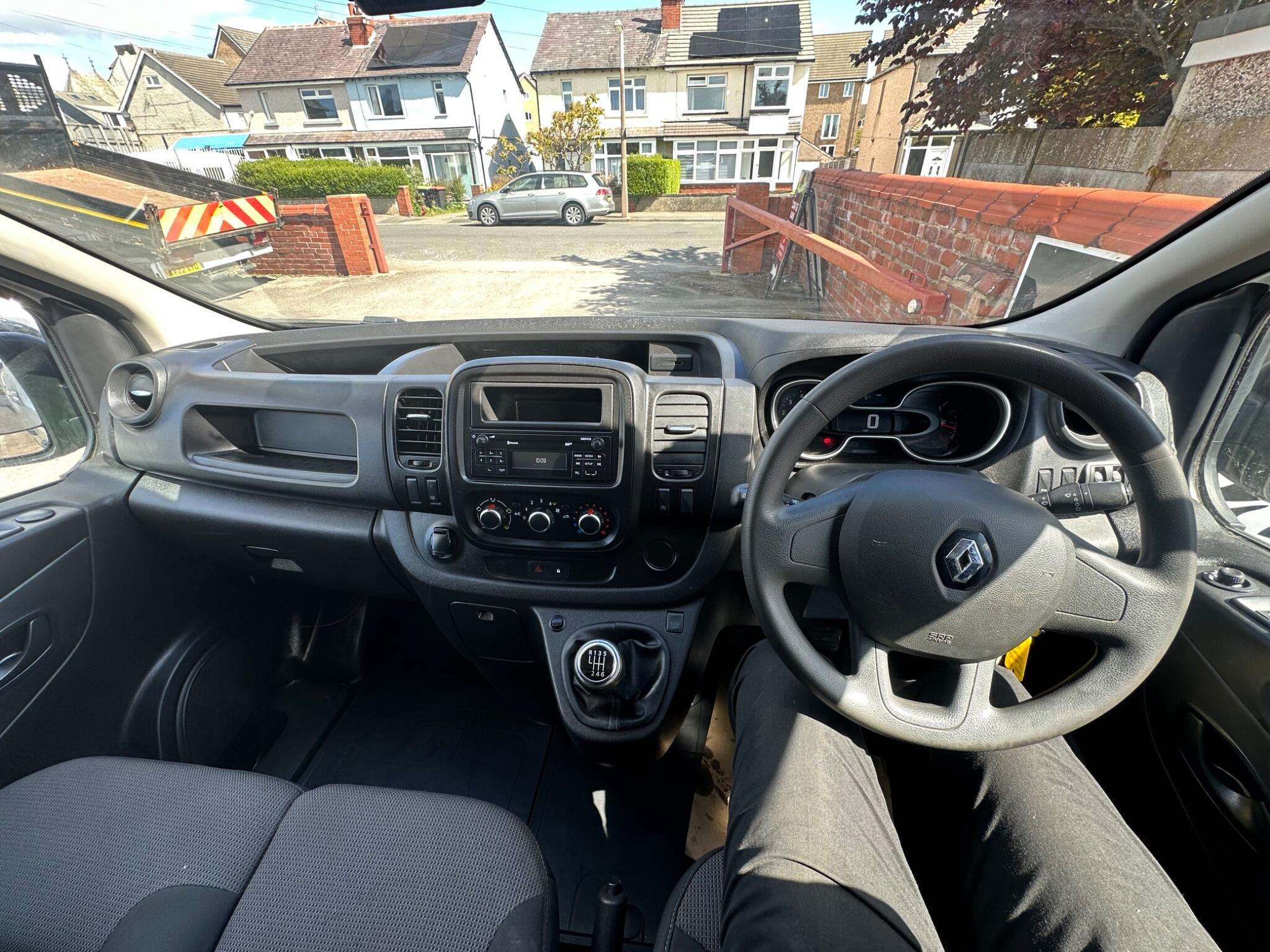 A 2021 RENAULT TRAFIC 2.0 dCi ENERGY 28 Business+ Panel Van 5dr Diesel Manual SWB Standard Roof E A 2021 RENAULT TRAFIC 2.0 dCi ENERGY 28 Business+ Panel Van 5dr Diesel Manual SWB Standard Roof E