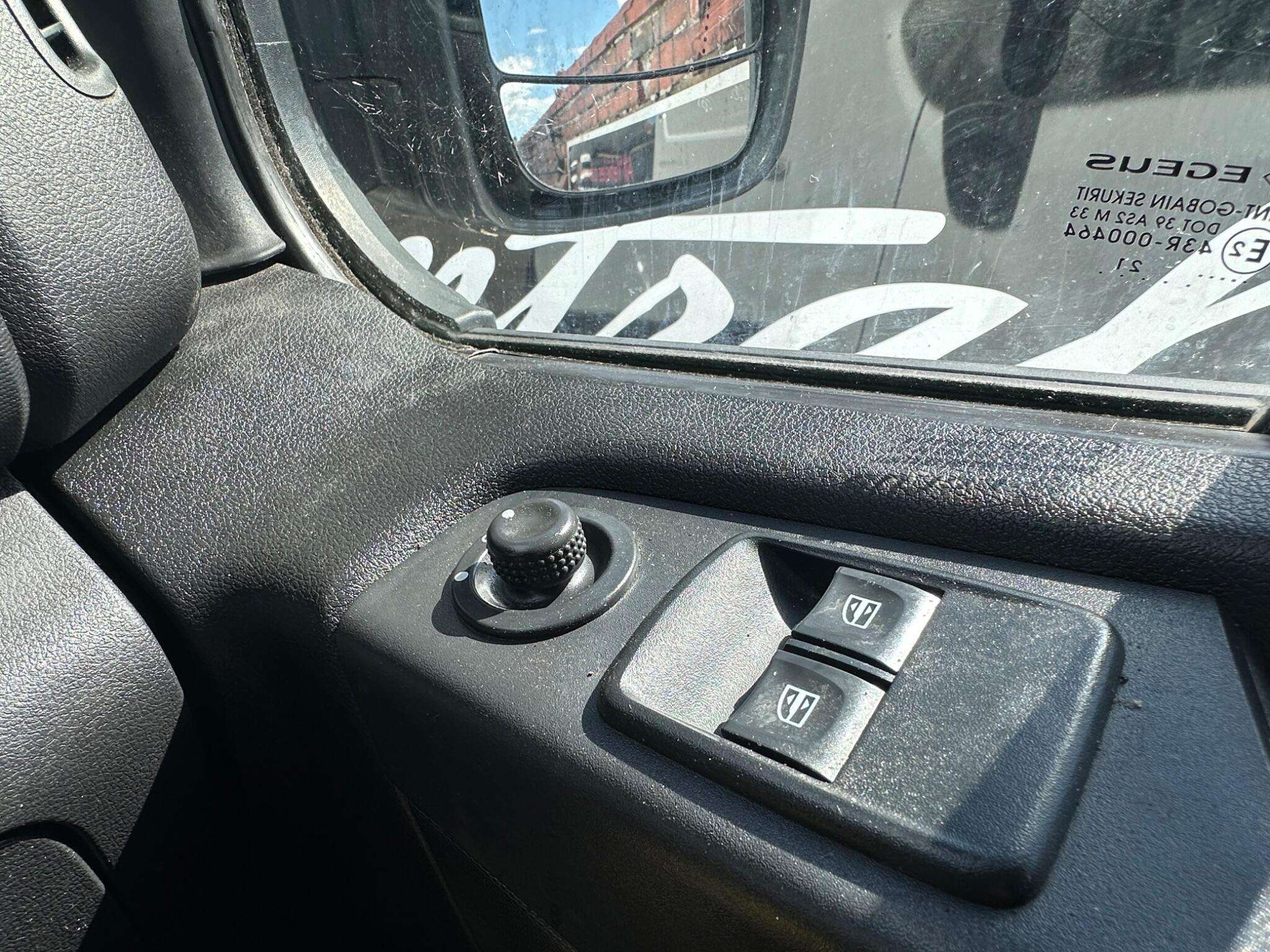 2021 RENAULT TRAFIC 2021 RENAULT TRAFIC