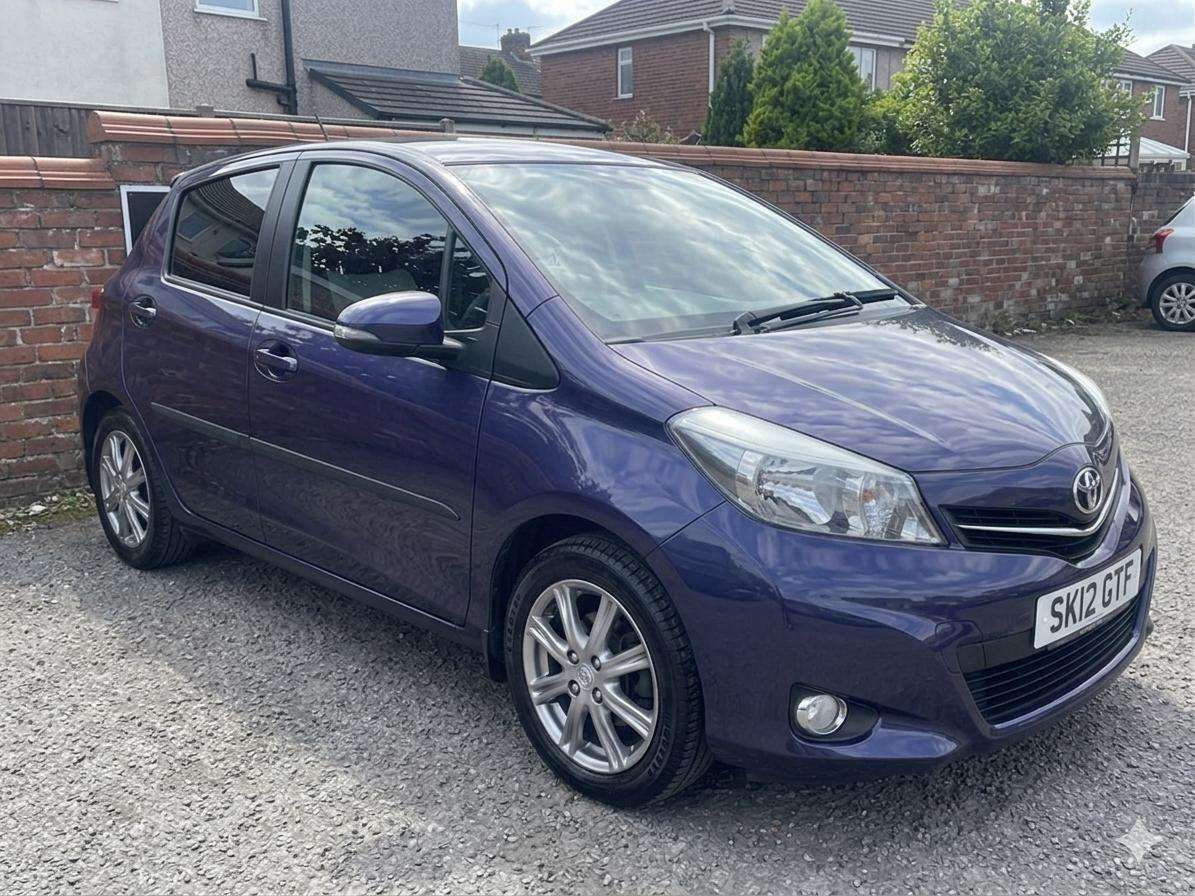 2012 TOYOTA YARIS 2012 TOYOTA YARIS