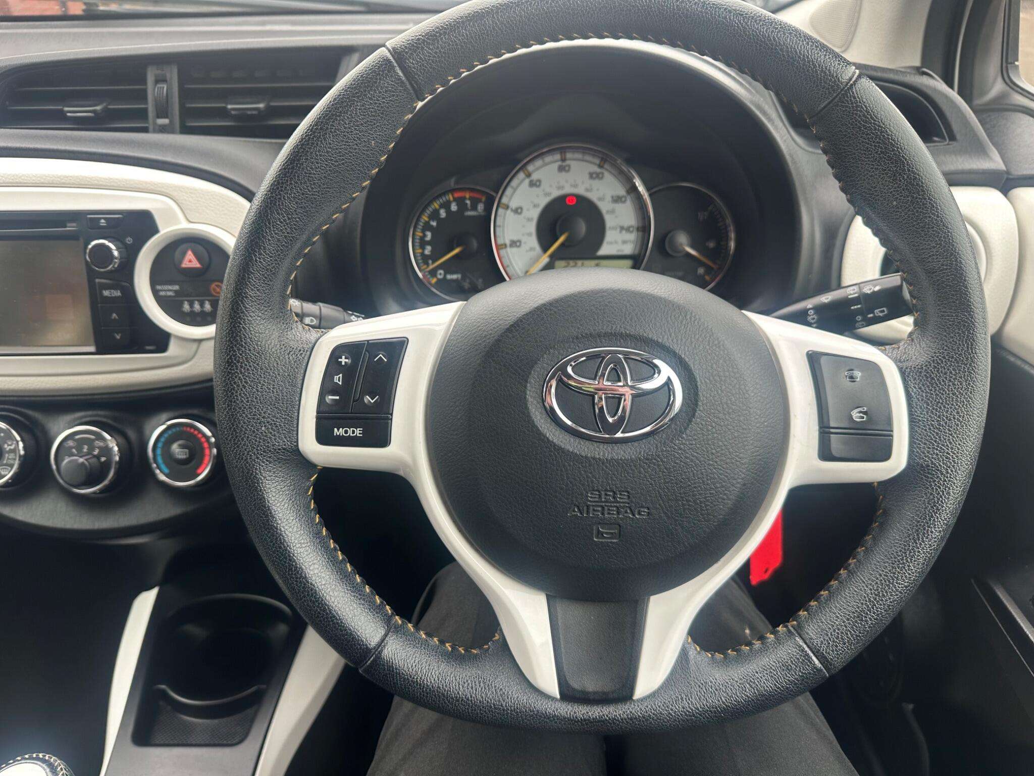 2013 TOYOTA YARIS 2013 TOYOTA YARIS