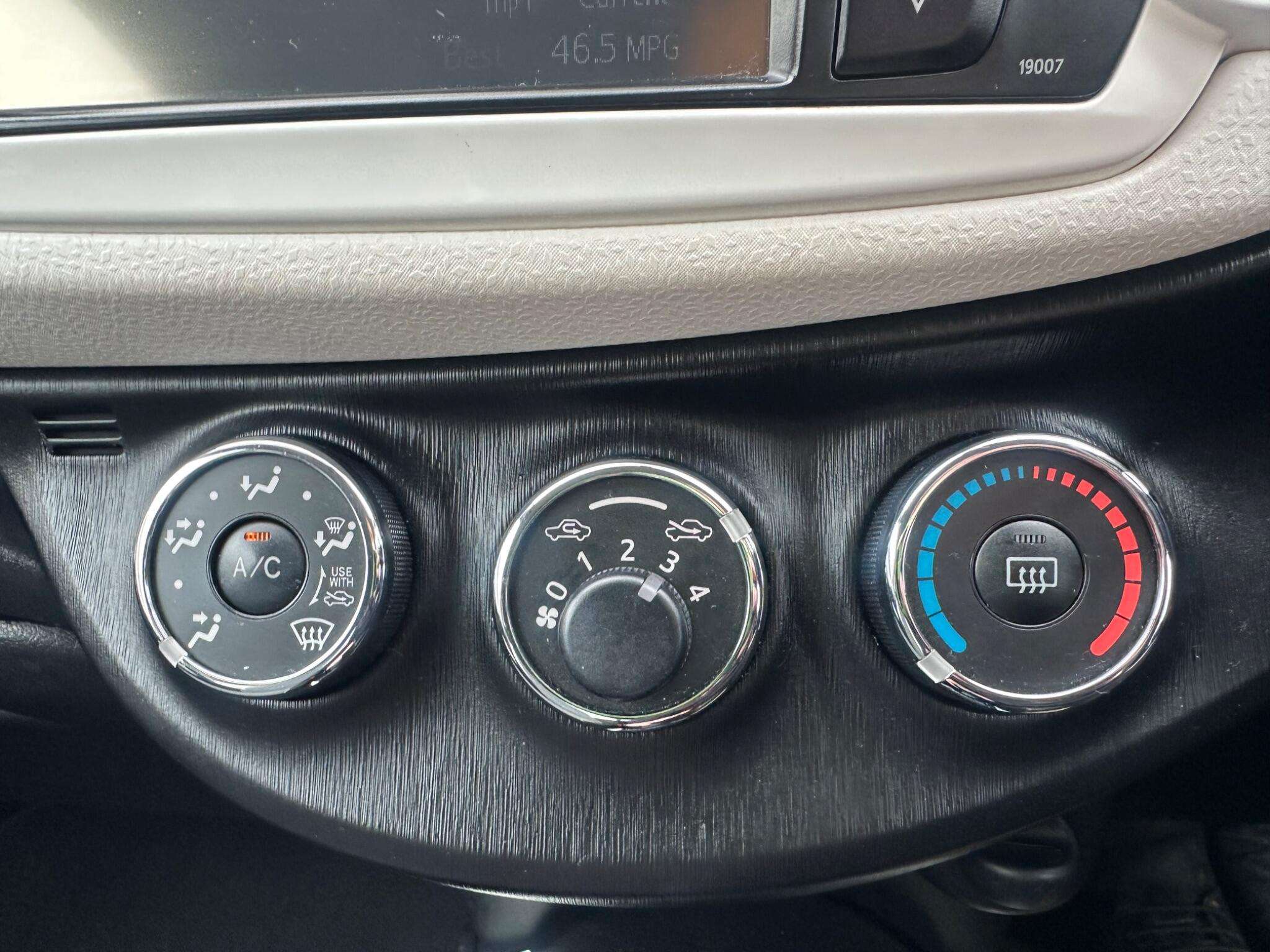 2013 TOYOTA YARIS 2013 TOYOTA YARIS