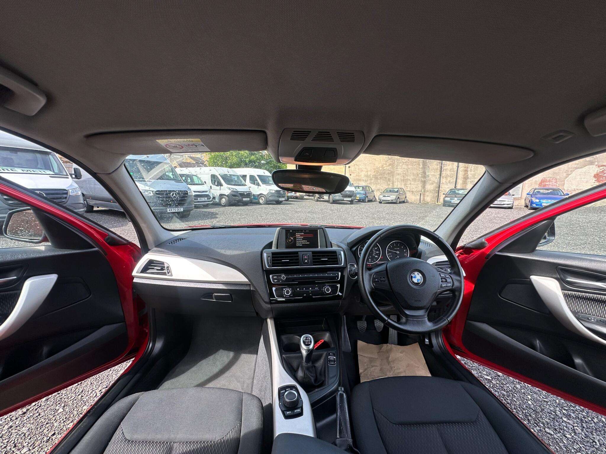 A 2015 BMW 1 SERIES 1.5 118i SE Hatchback 5dr Petrol Manual Euro 6 (s/s) (136 ps) A 2015 BMW 1 SERIES 1.5 118i SE Hatchback 5dr Petrol Manual Euro 6 (s/s) (136 ps)