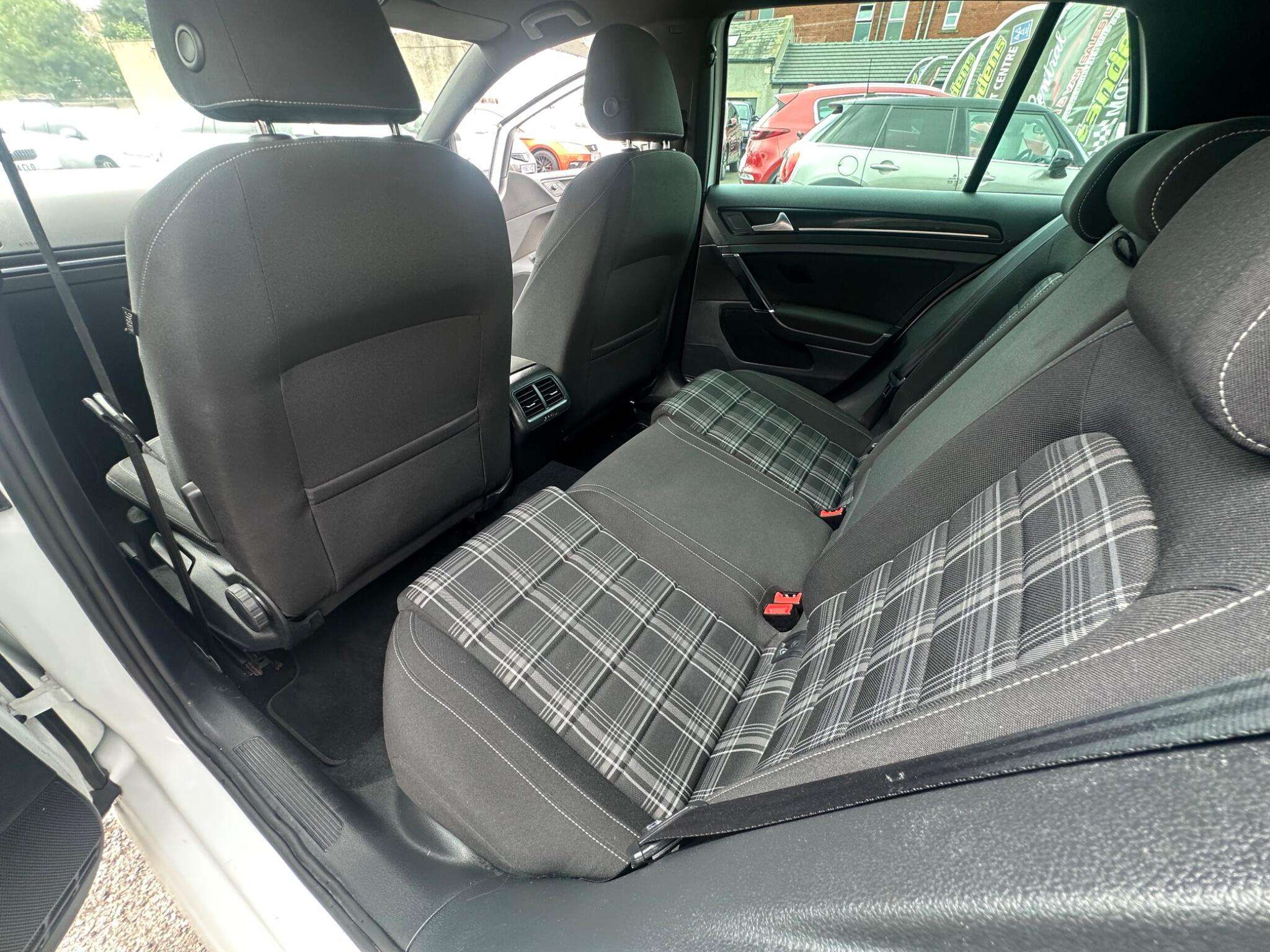 2016 VOLKSWAGEN GOLF 2016 VOLKSWAGEN GOLF