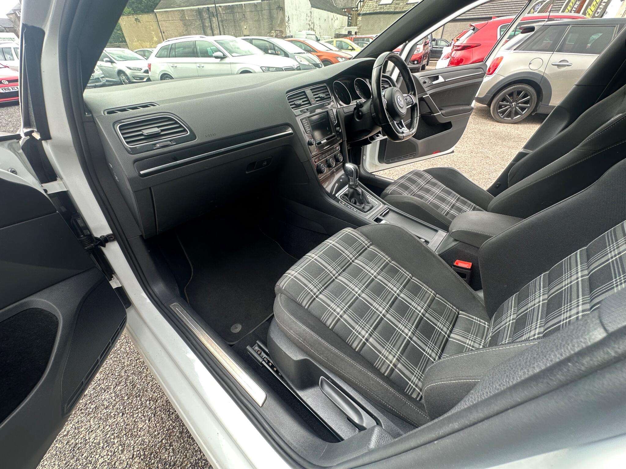 2016 VOLKSWAGEN GOLF 2016 VOLKSWAGEN GOLF