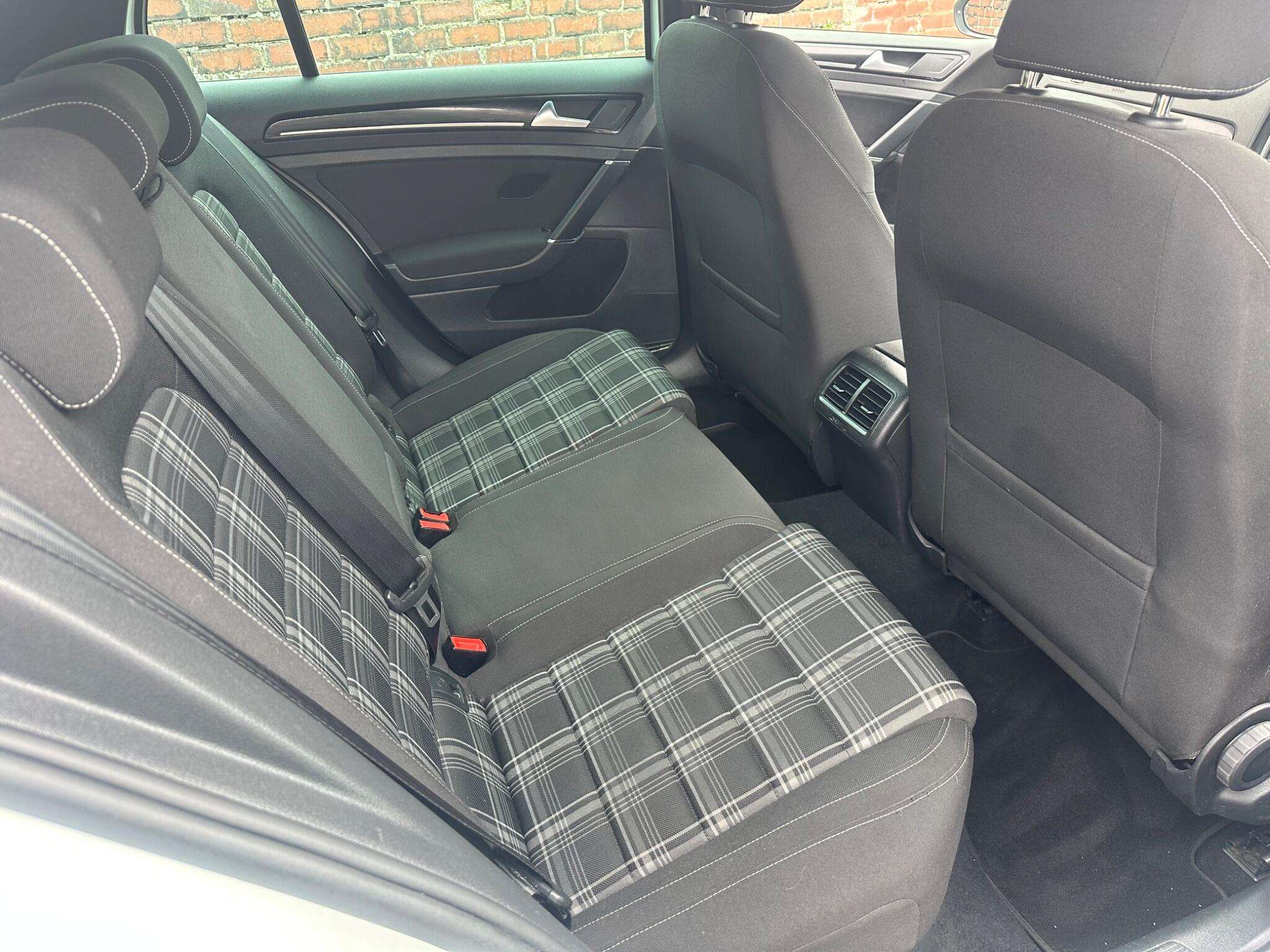 2016 VOLKSWAGEN GOLF 2016 VOLKSWAGEN GOLF