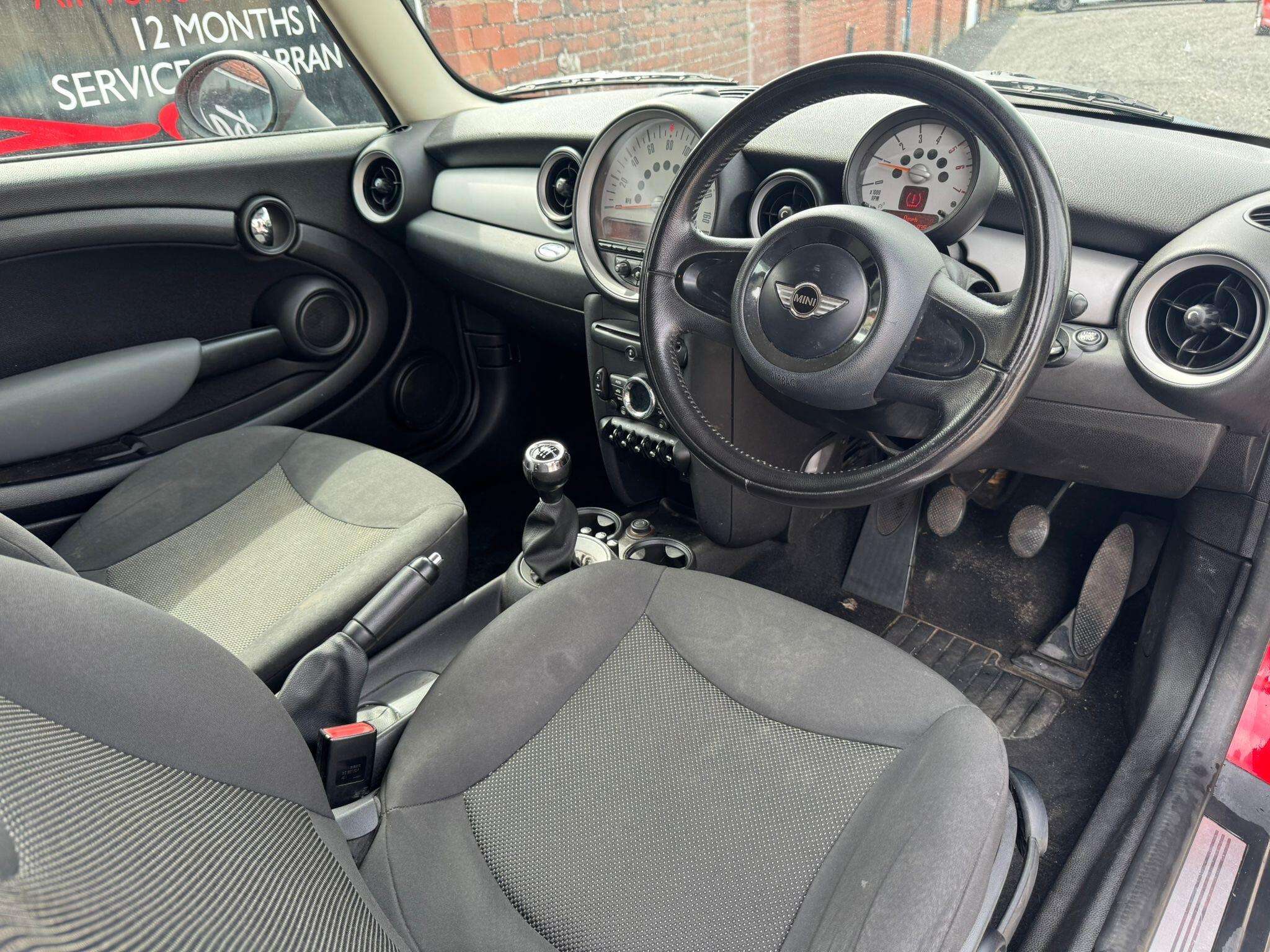 A 2010 MINI HATCH 1.6 Cooper D Hatchback 3dr Diesel Manual Euro 5 (s/s) (112 ps) A 2010 MINI HATCH 1.6 Cooper D Hatchback 3dr Diesel Manual Euro 5 (s/s) (112 ps)