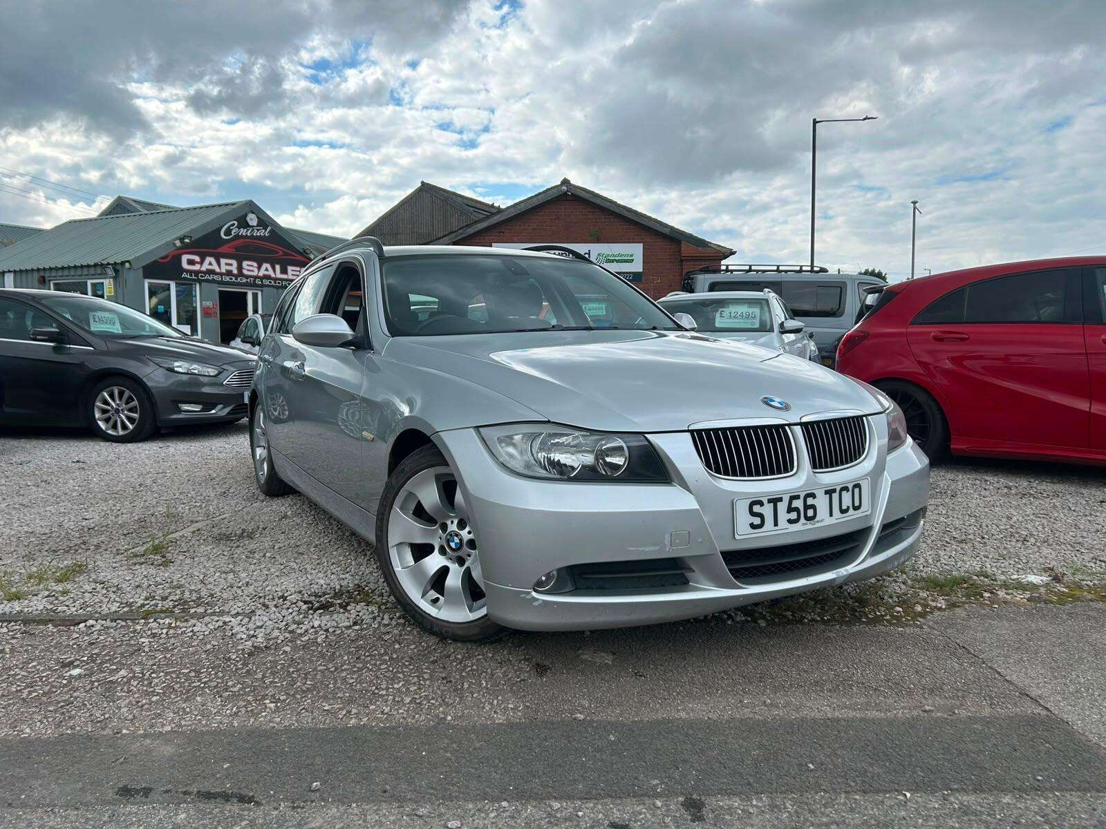 A 2006 BMW 3 SERIES 3.0 325d SE Touring 5dr Diesel Manual Euro 4 (197 ps) A 2006 BMW 3 SERIES 3.0 325d SE Touring 5dr Diesel Manual Euro 4 (197 ps)