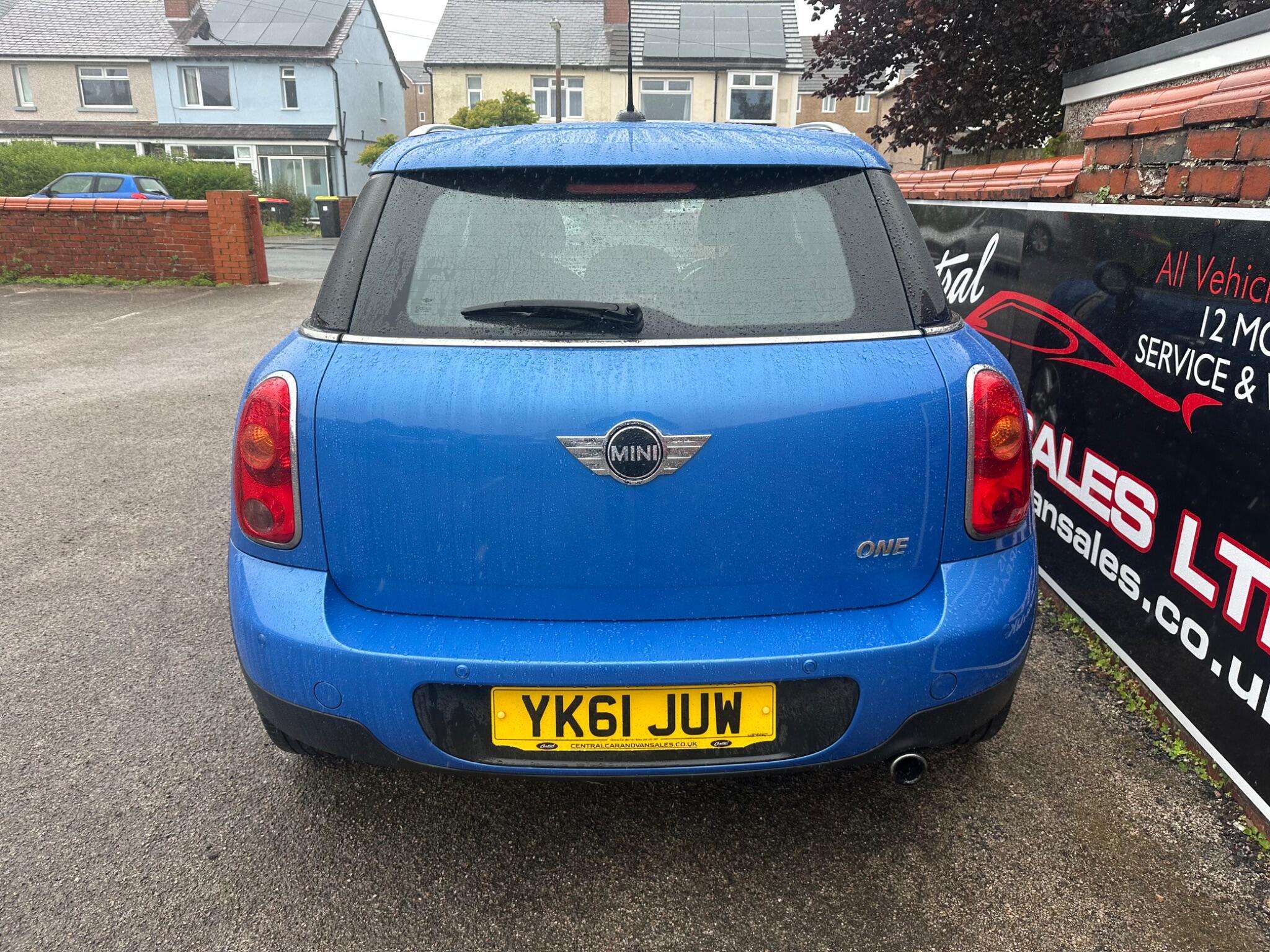 2011 MINI COUNTRYMAN 2011 MINI COUNTRYMAN