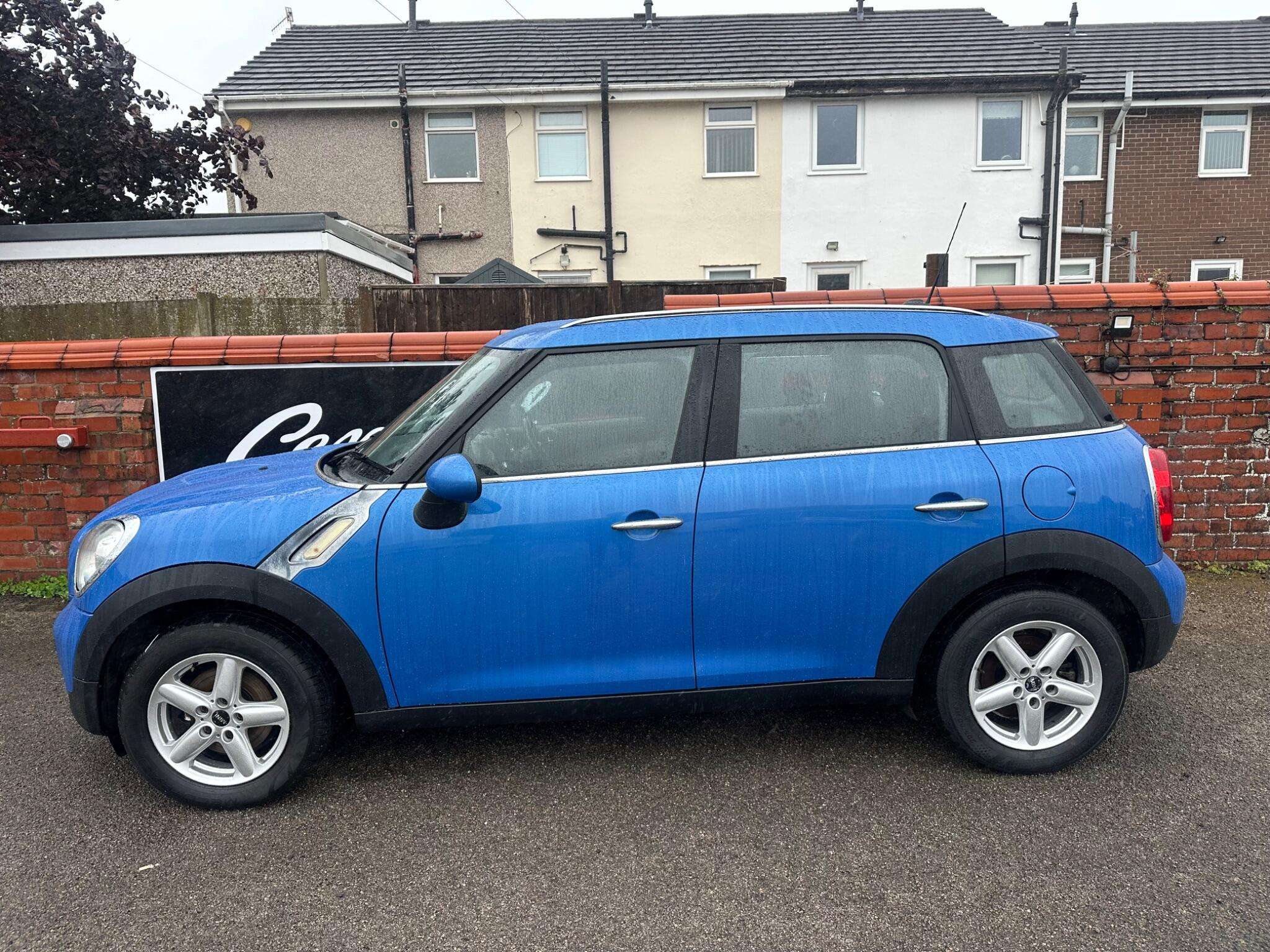 2011 MINI COUNTRYMAN 2011 MINI COUNTRYMAN