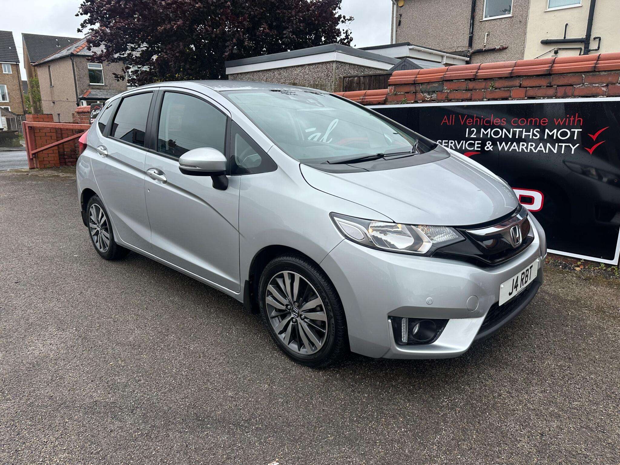A 2016 HONDA JAZZ 1.3 i-VTEC EX Hatchback 5dr Petrol CVT Euro 6 (s/s) (102 ps) A 2016 HONDA JAZZ 1.3 i-VTEC EX Hatchback 5dr Petrol CVT Euro 6 (s/s) (102 ps)