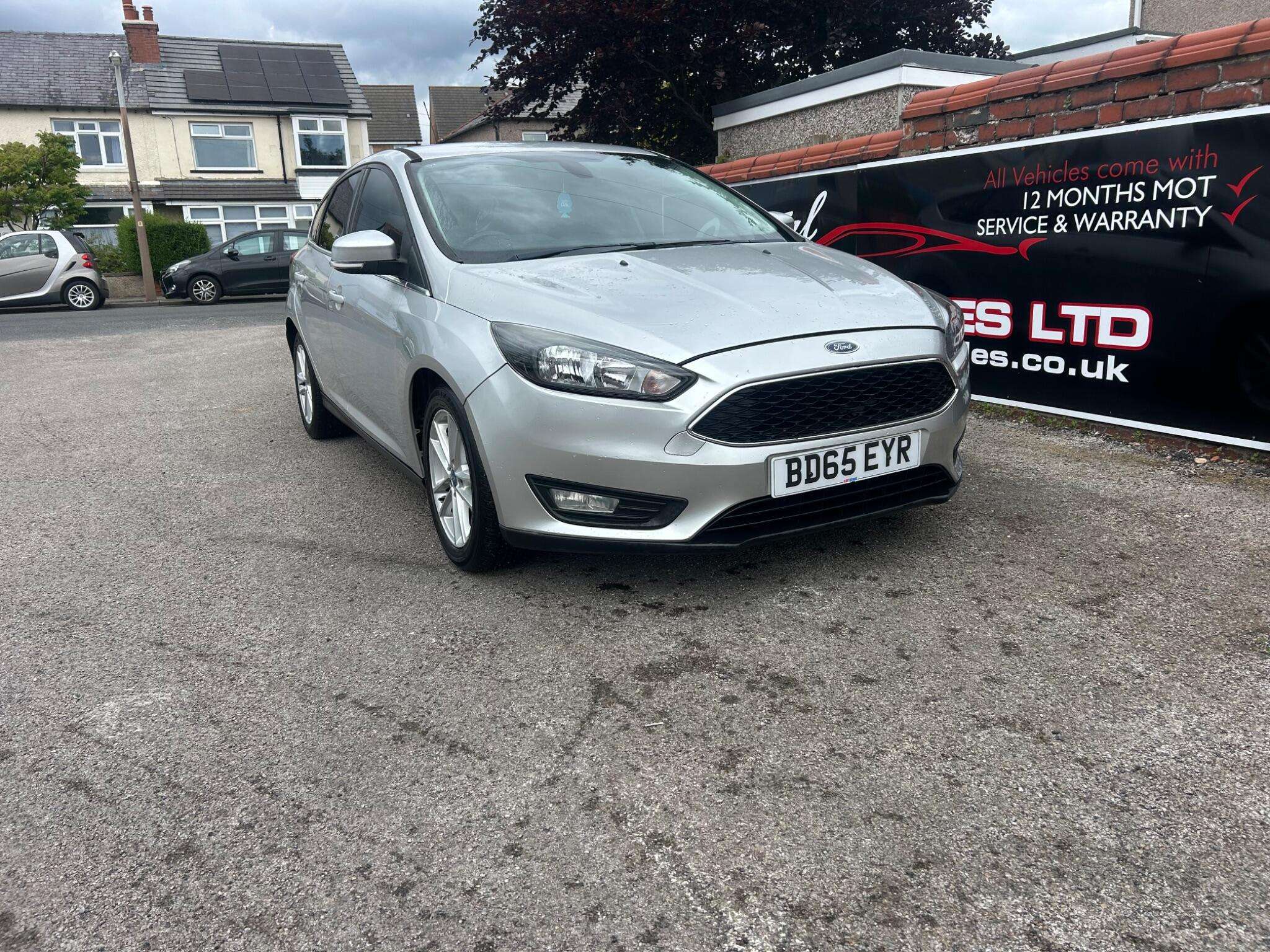 A 2015 FORD FOCUS 1.0T EcoBoost Zetec Euro 6 (s/s) 5dr A 2015 FORD FOCUS 1.0T EcoBoost Zetec Euro 6 (s/s) 5dr
