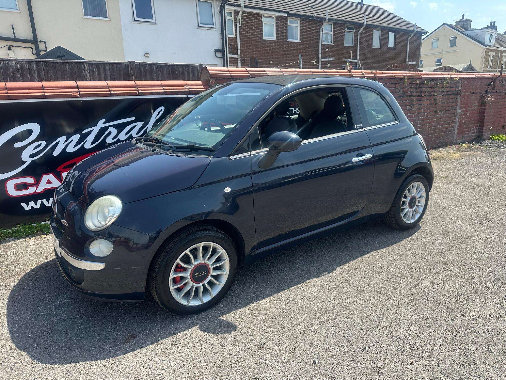 A 2011 FIAT 500C 1.4 Lounge Convertible 2dr Petrol Manual Euro 5 (100 bhp) A 2011 FIAT 500C 1.4 Lounge Convertible 2dr Petrol Manual Euro 5 (100 bhp)