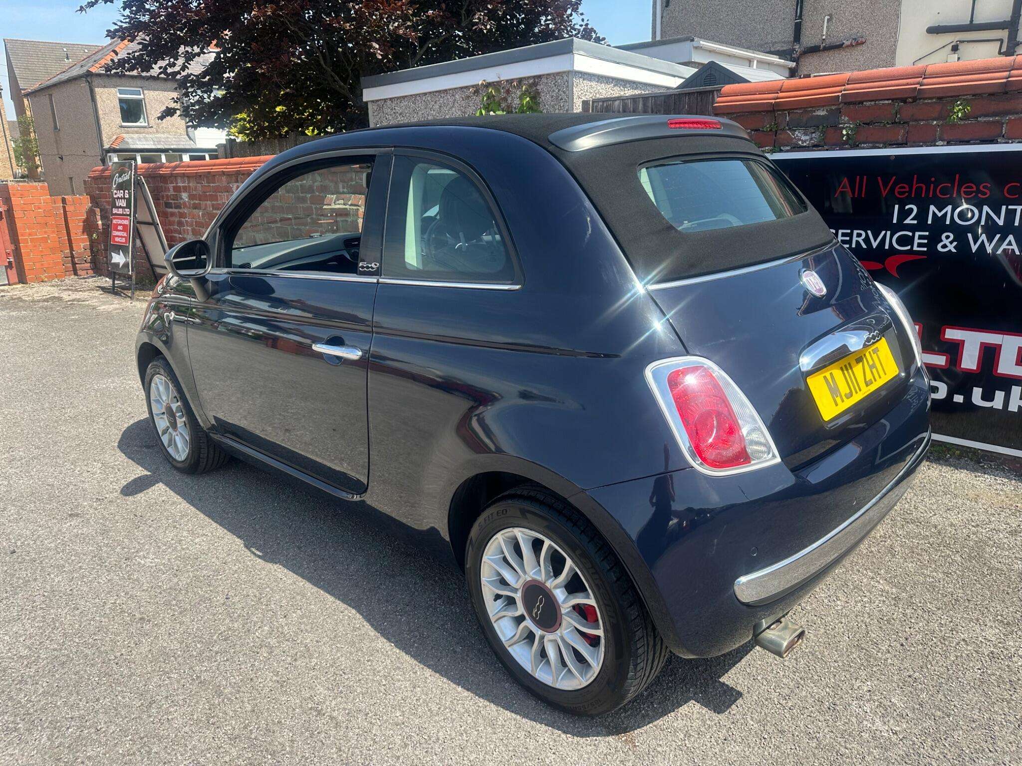 2011 FIAT 500C 2011 FIAT 500C