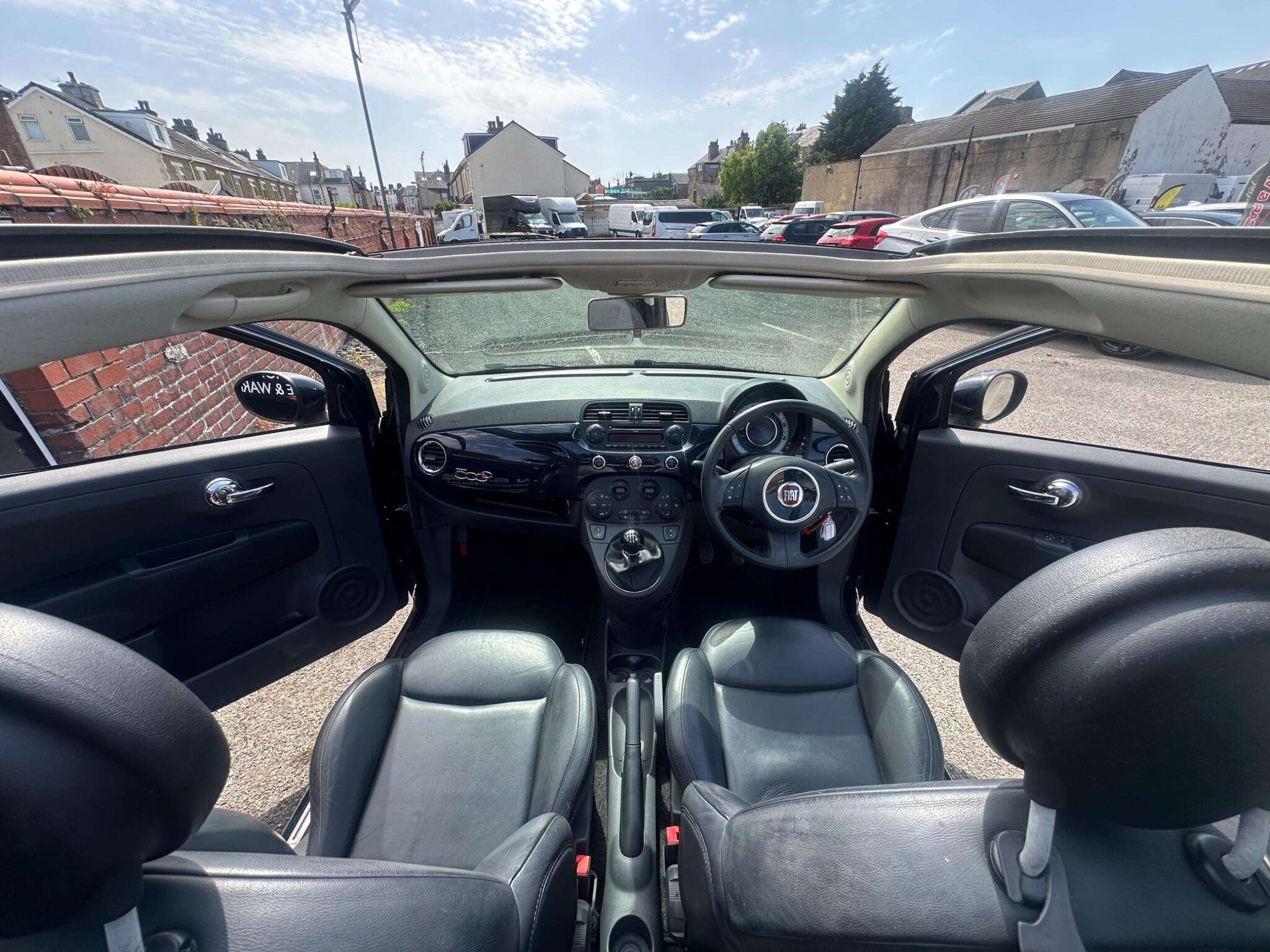 A 2011 FIAT 500C 1.4 Lounge Convertible 2dr Petrol Manual Euro 5 (100 bhp) A 2011 FIAT 500C 1.4 Lounge Convertible 2dr Petrol Manual Euro 5 (100 bhp)