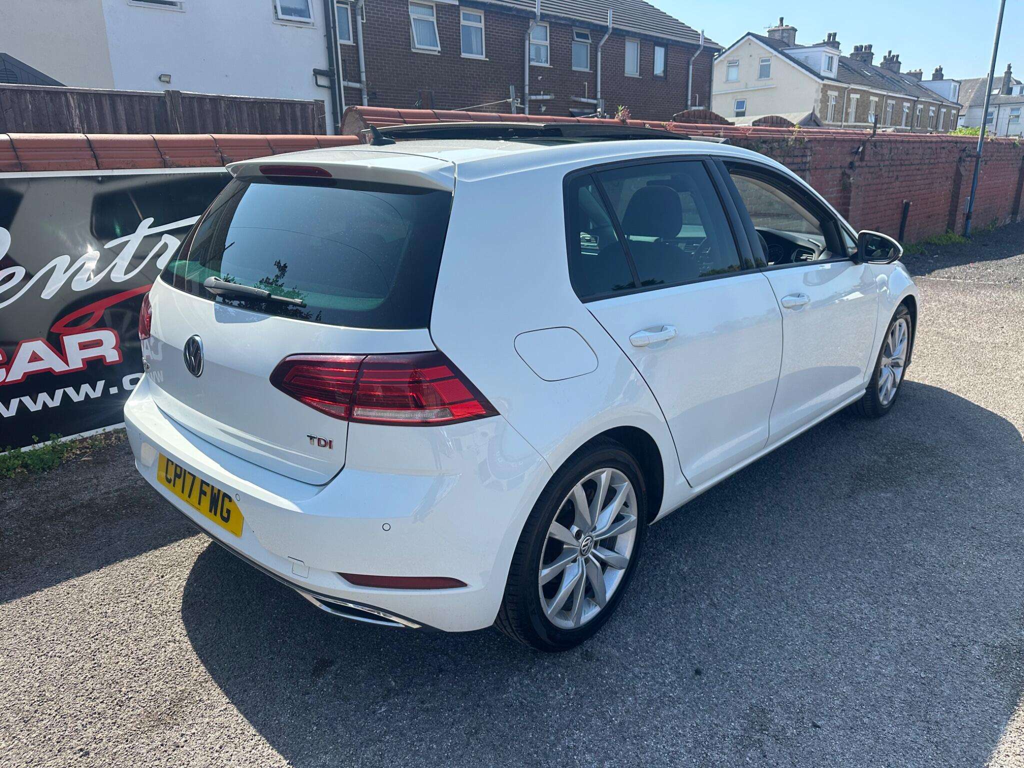 2017 VOLKSWAGEN GOLF 2017 VOLKSWAGEN GOLF