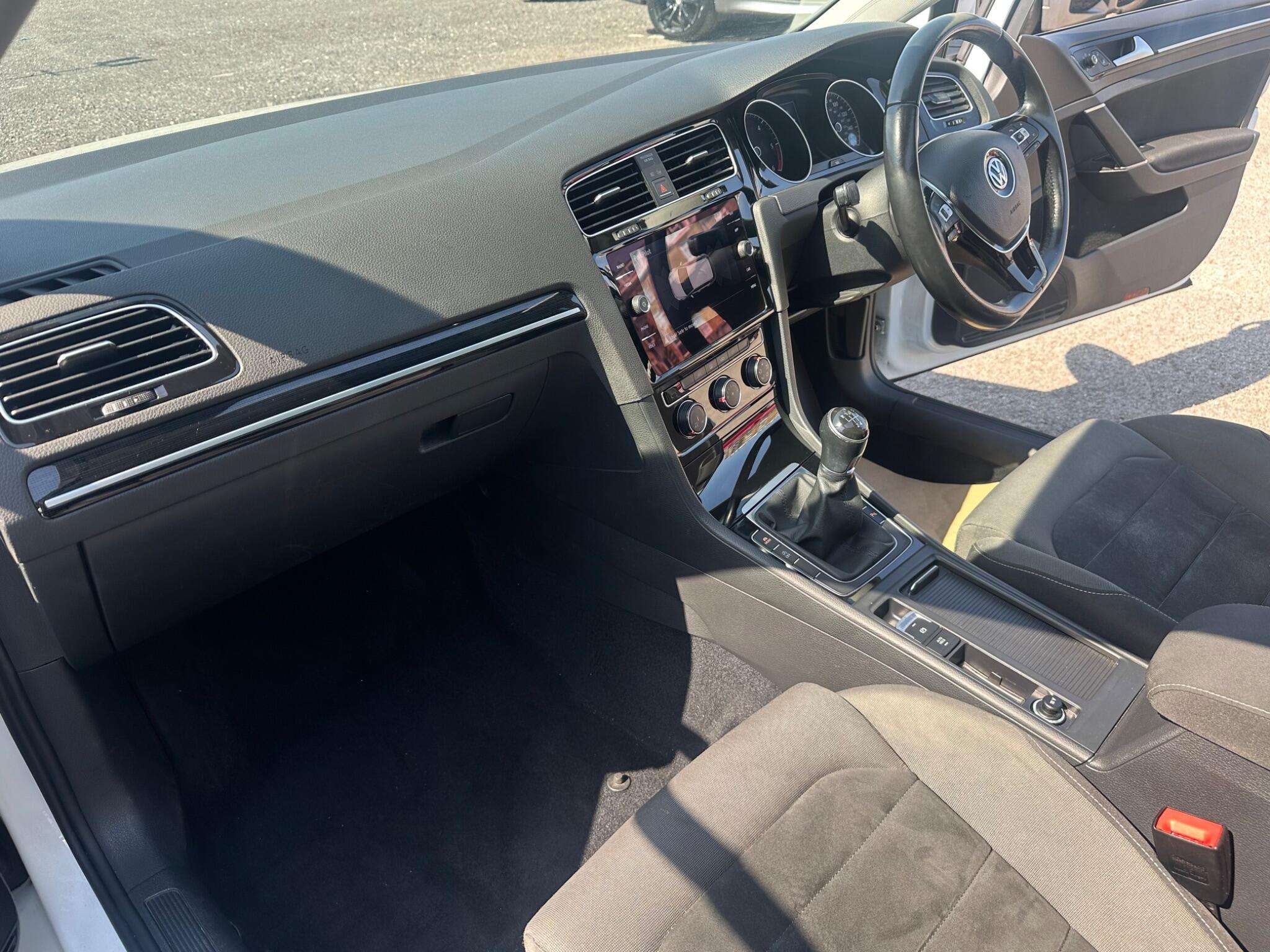 2017 VOLKSWAGEN GOLF 2017 VOLKSWAGEN GOLF