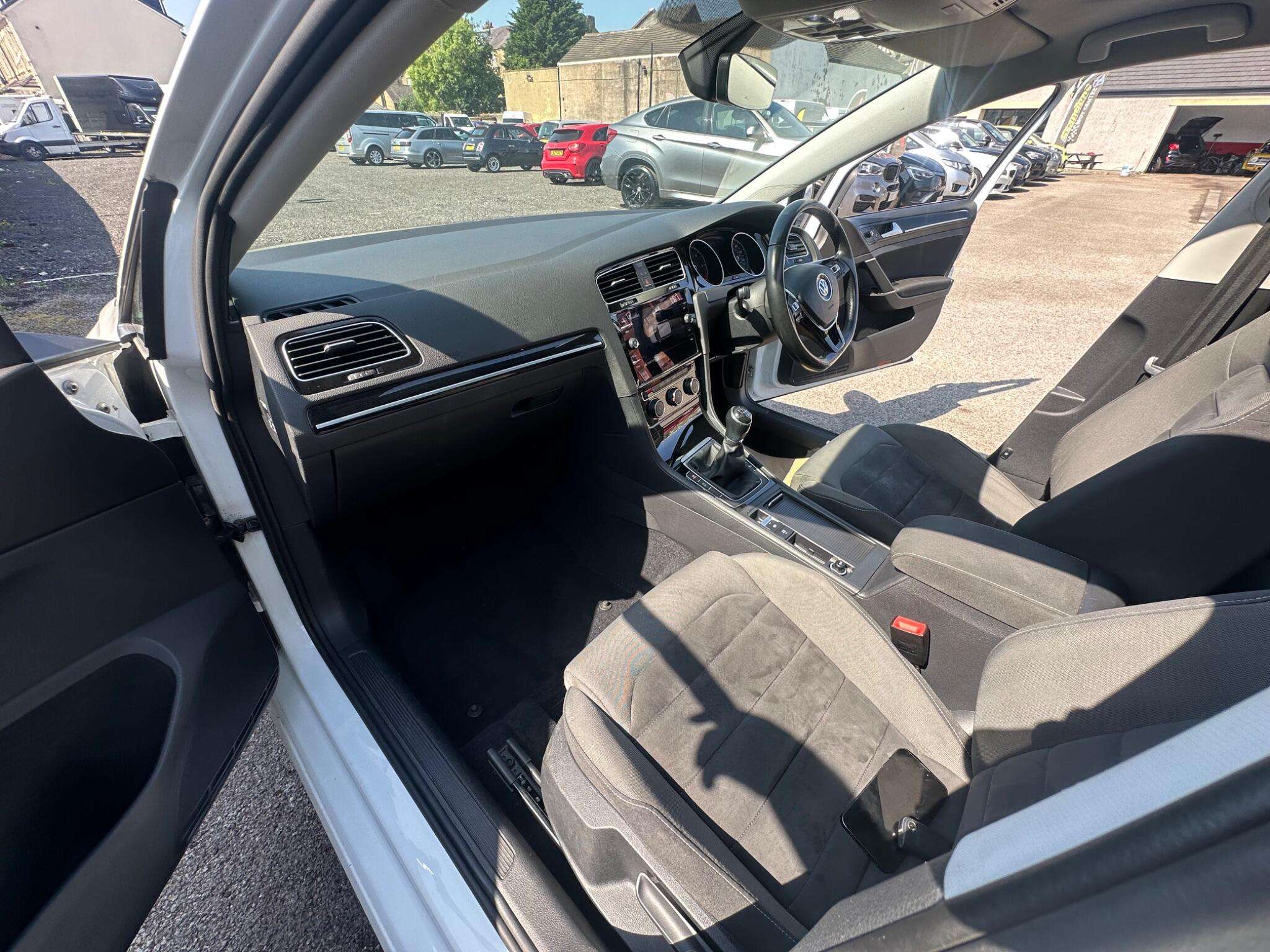 2017 VOLKSWAGEN GOLF 2017 VOLKSWAGEN GOLF