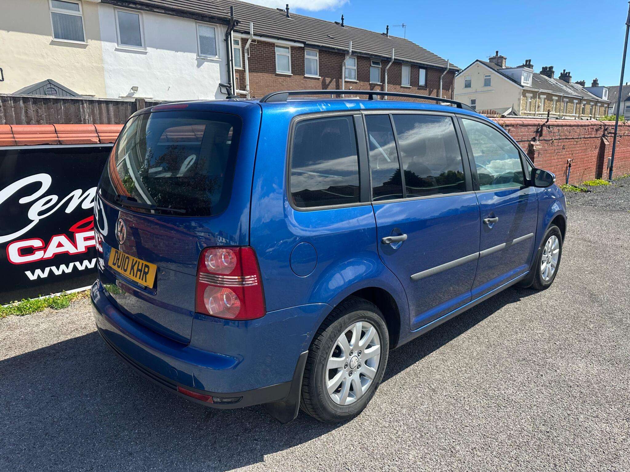 A 2010 VOLKSWAGEN TOURAN 1.6 S MPV 5dr Petrol Manual (7 Seats) (194 g/km, 100 bhp) A 2010 VOLKSWAGEN TOURAN 1.6 S MPV 5dr Petrol Manual (7 Seats) (194 g/km, 100 bhp)