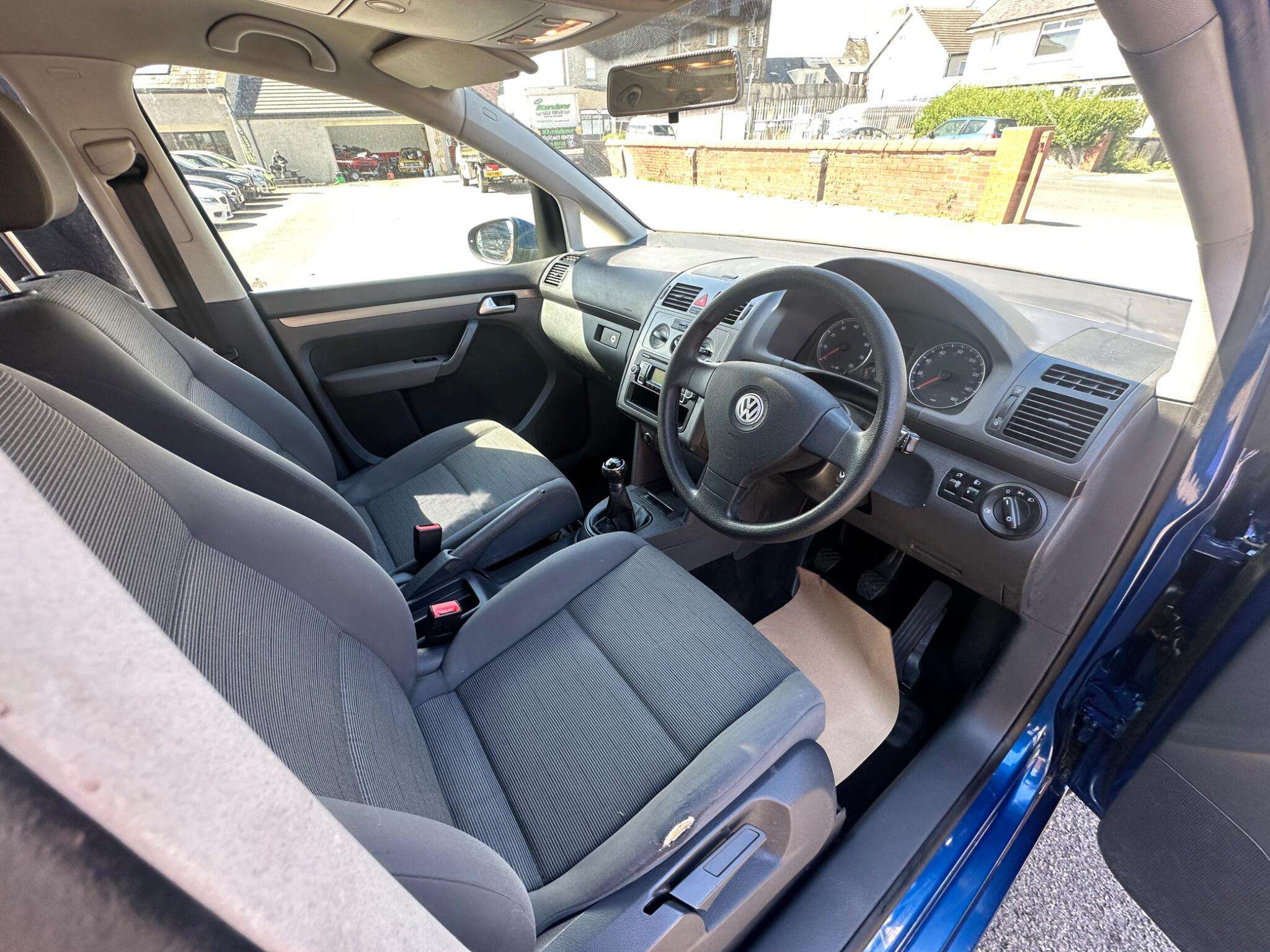2010 VOLKSWAGEN TOURAN 2010 VOLKSWAGEN TOURAN