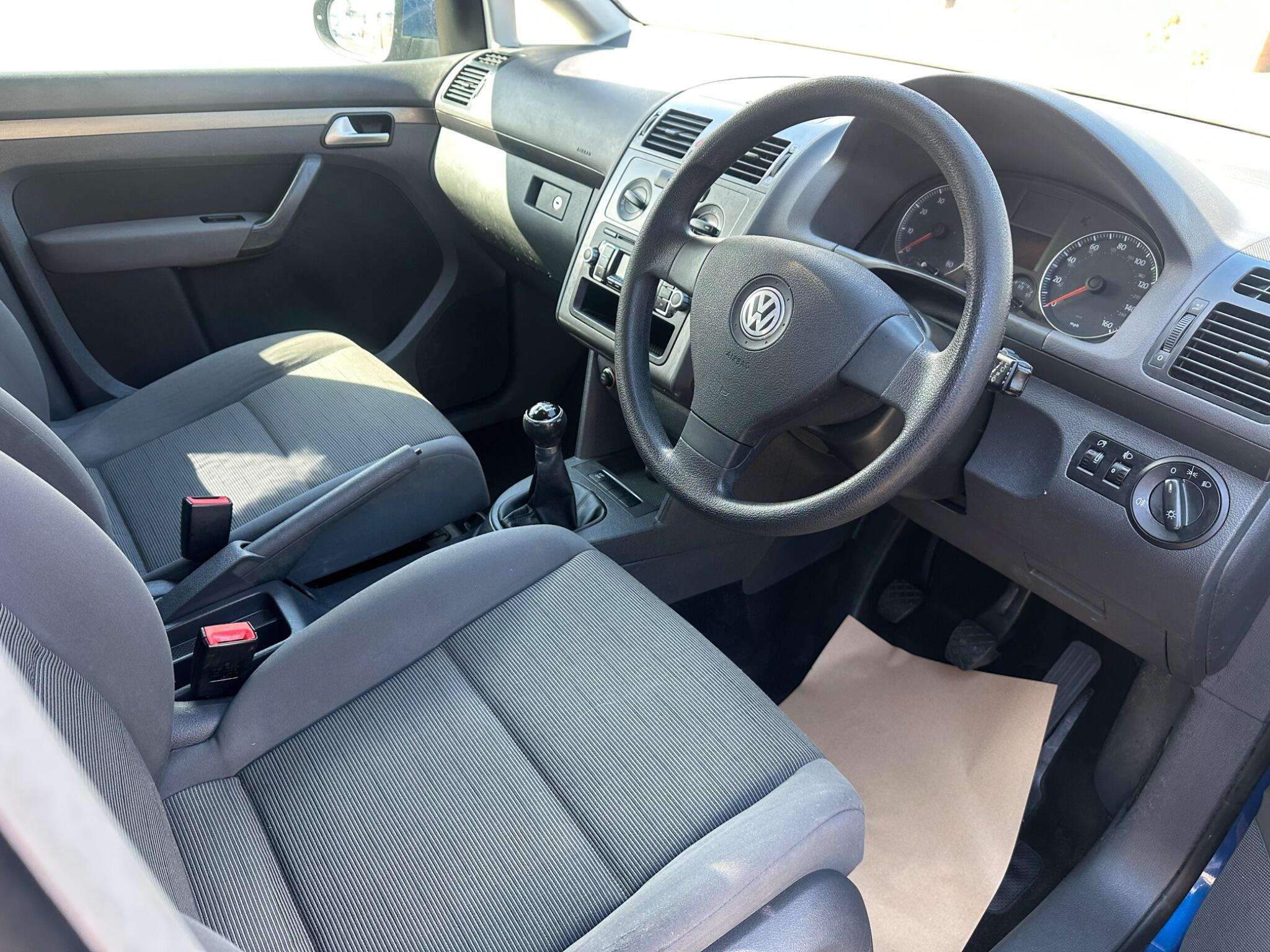 2010 VOLKSWAGEN TOURAN 2010 VOLKSWAGEN TOURAN