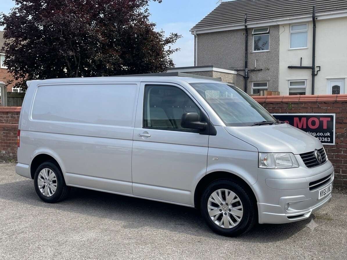A 2010 VOLKSWAGEN TRANSPORTER SPORTLINE 2.5 TDI PD Sportline T30 Panel Van 4dr Diesel Manual L3 H1 (172 bhp) Long W A 2010 VOLKSWAGEN TRANSPORTER SPORTLINE 2.5 TDI PD Sportline T30 Panel Van 4dr Diesel Manual L3 H1 (172 bhp) Long W