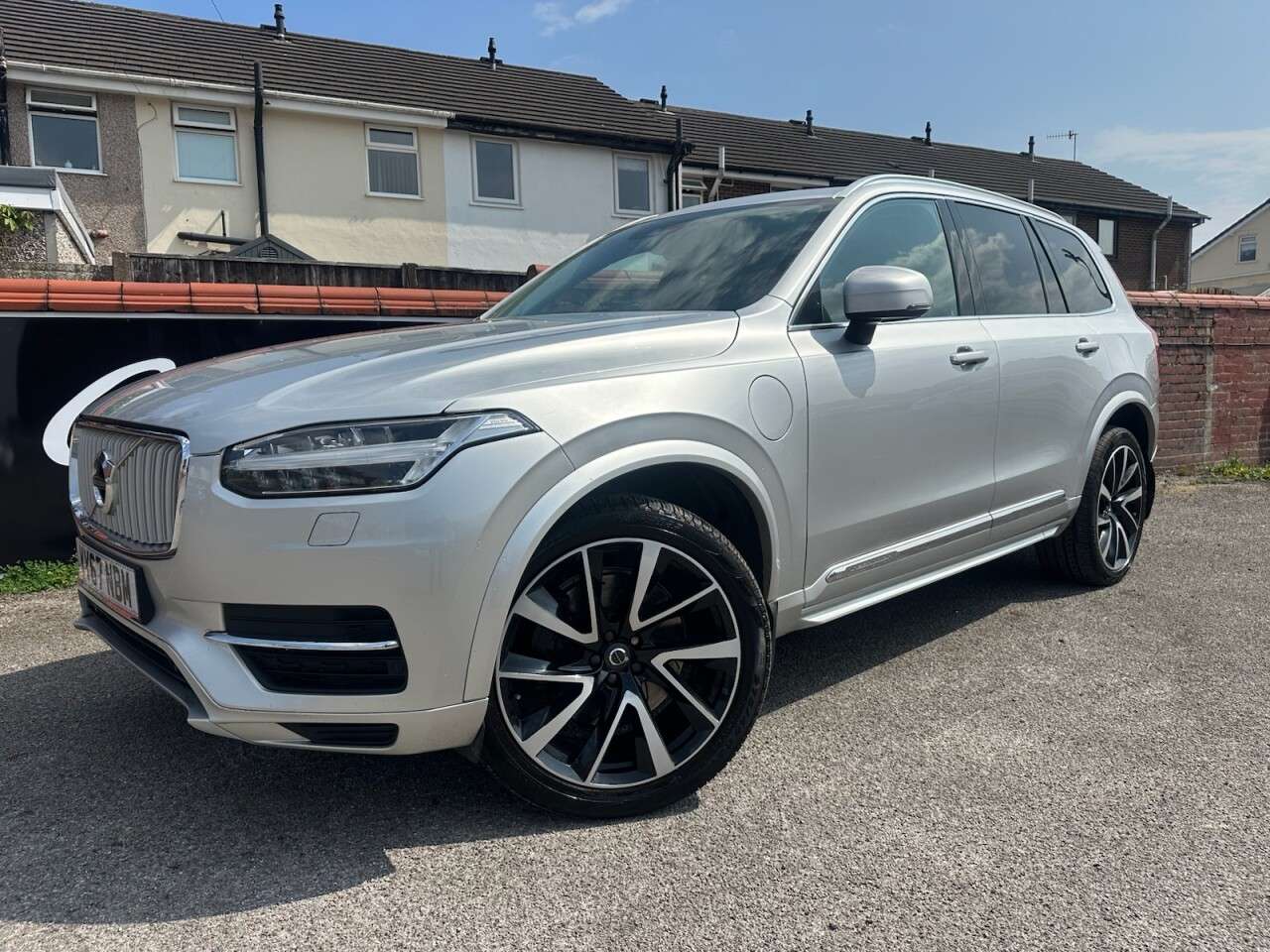 A 2017 VOLVO XC90 2.0h T8 Twin Engine 10.4kWh Inscription Pro SUV 5dr Petrol Plug-in Hybrid A A 2017 VOLVO XC90 2.0h T8 Twin Engine 10.4kWh Inscription Pro SUV 5dr Petrol Plug-in Hybrid A